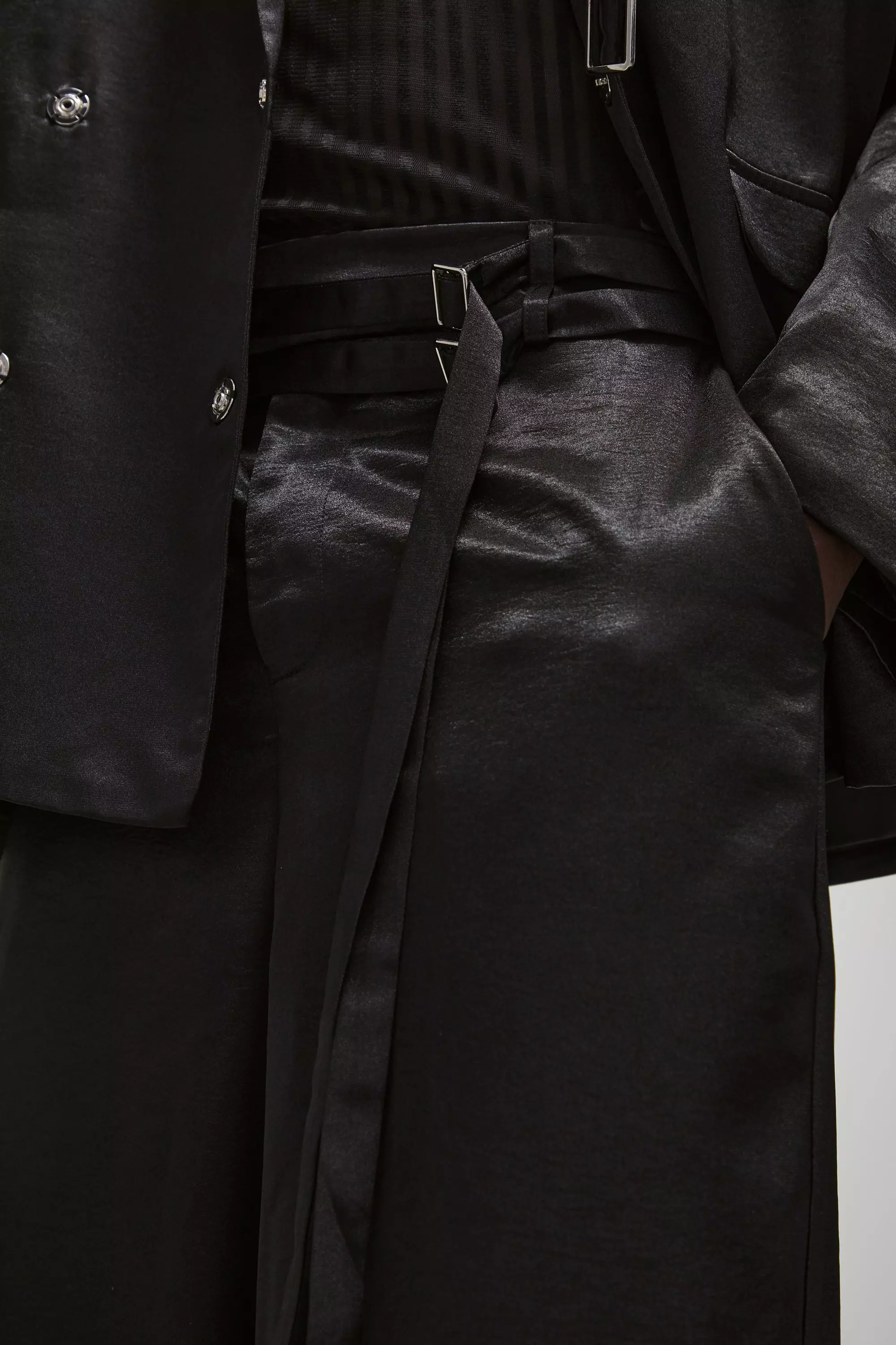 Lockere Metallic-Hose mit Gürtel, Black alternatives Bild