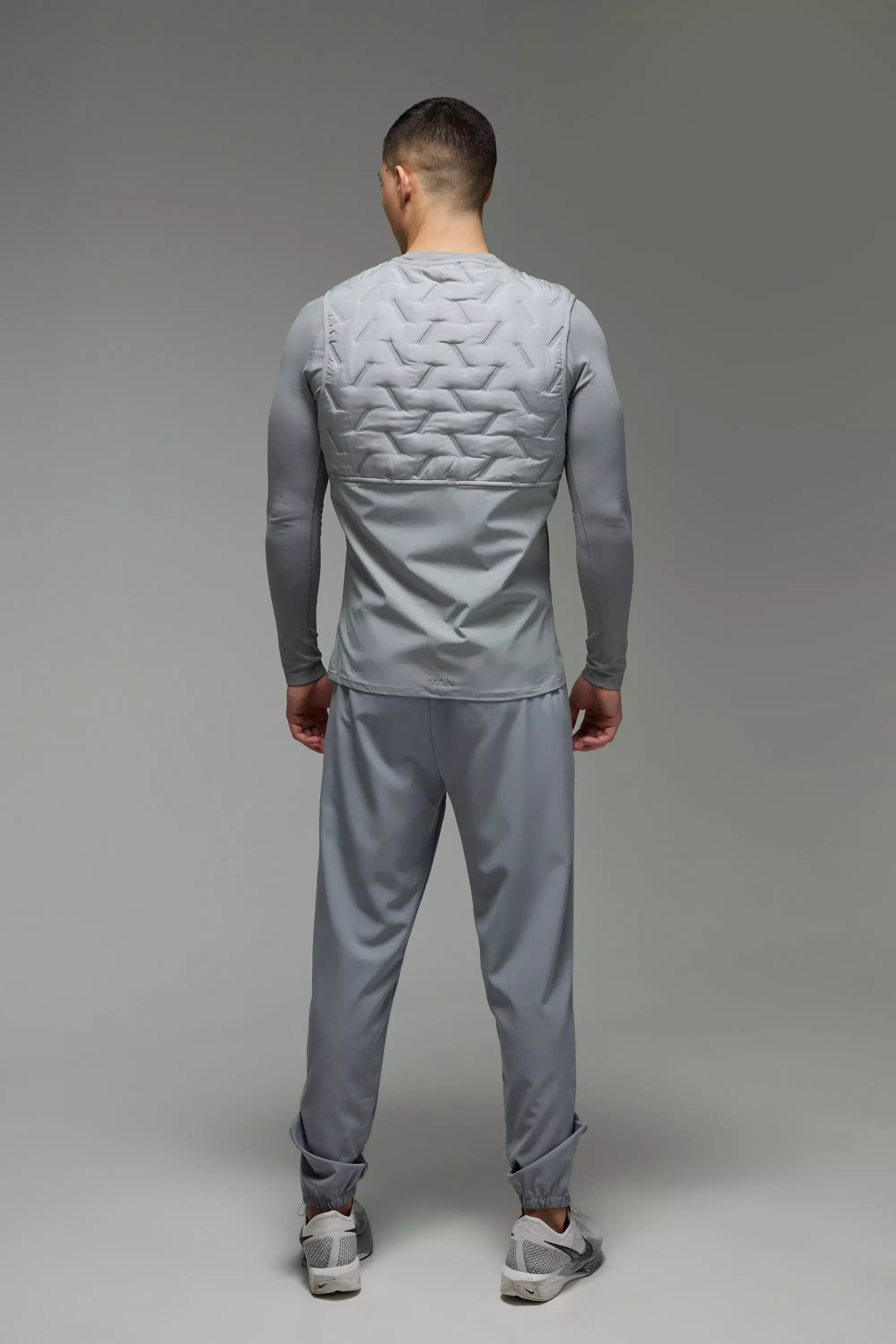 Light grey Man Active Perforated Stretch Woven Cuffed Jogger alternative image