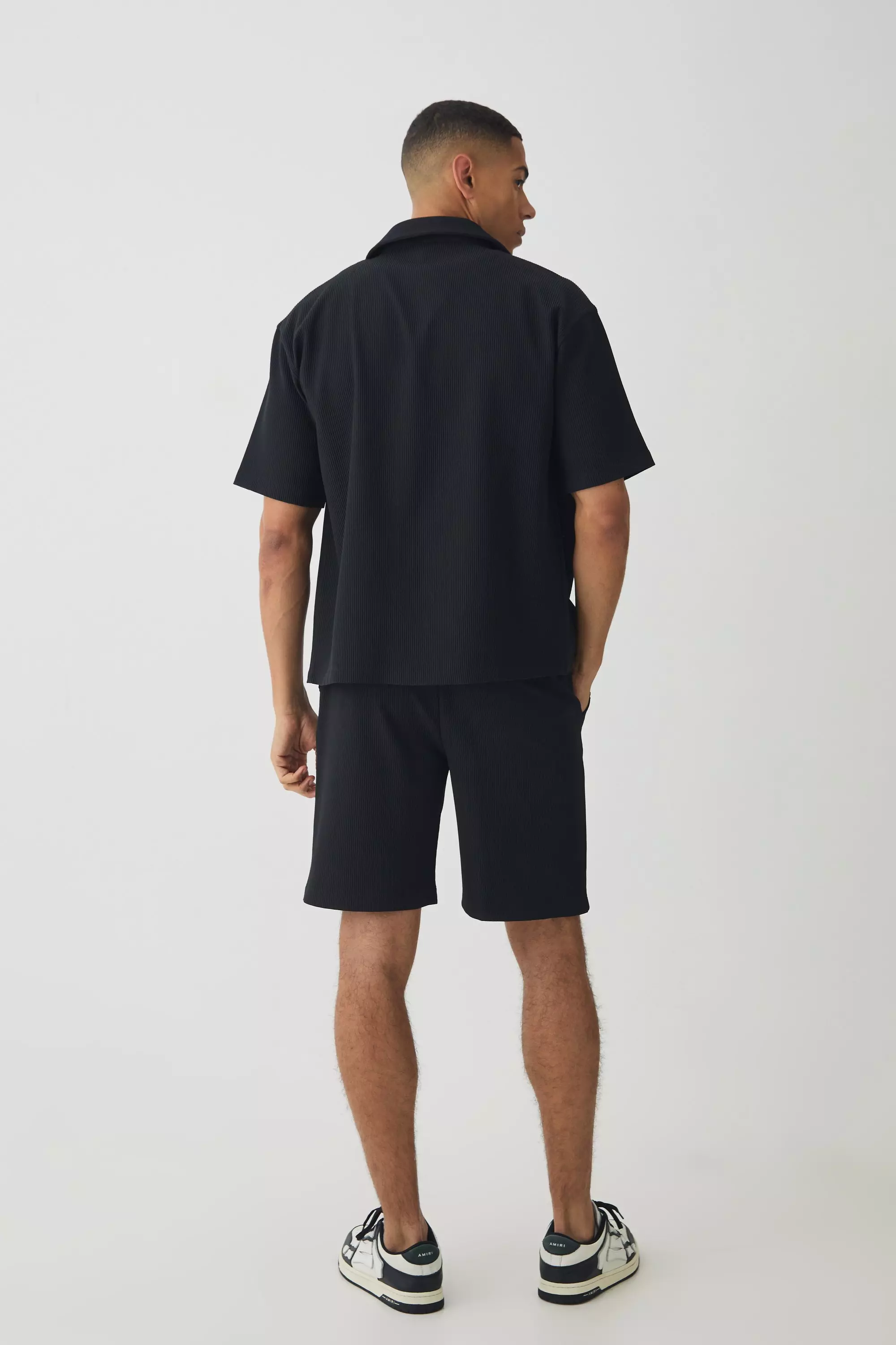 Black Short Sleeve Revere Oversized Pleated Shirt alternative image