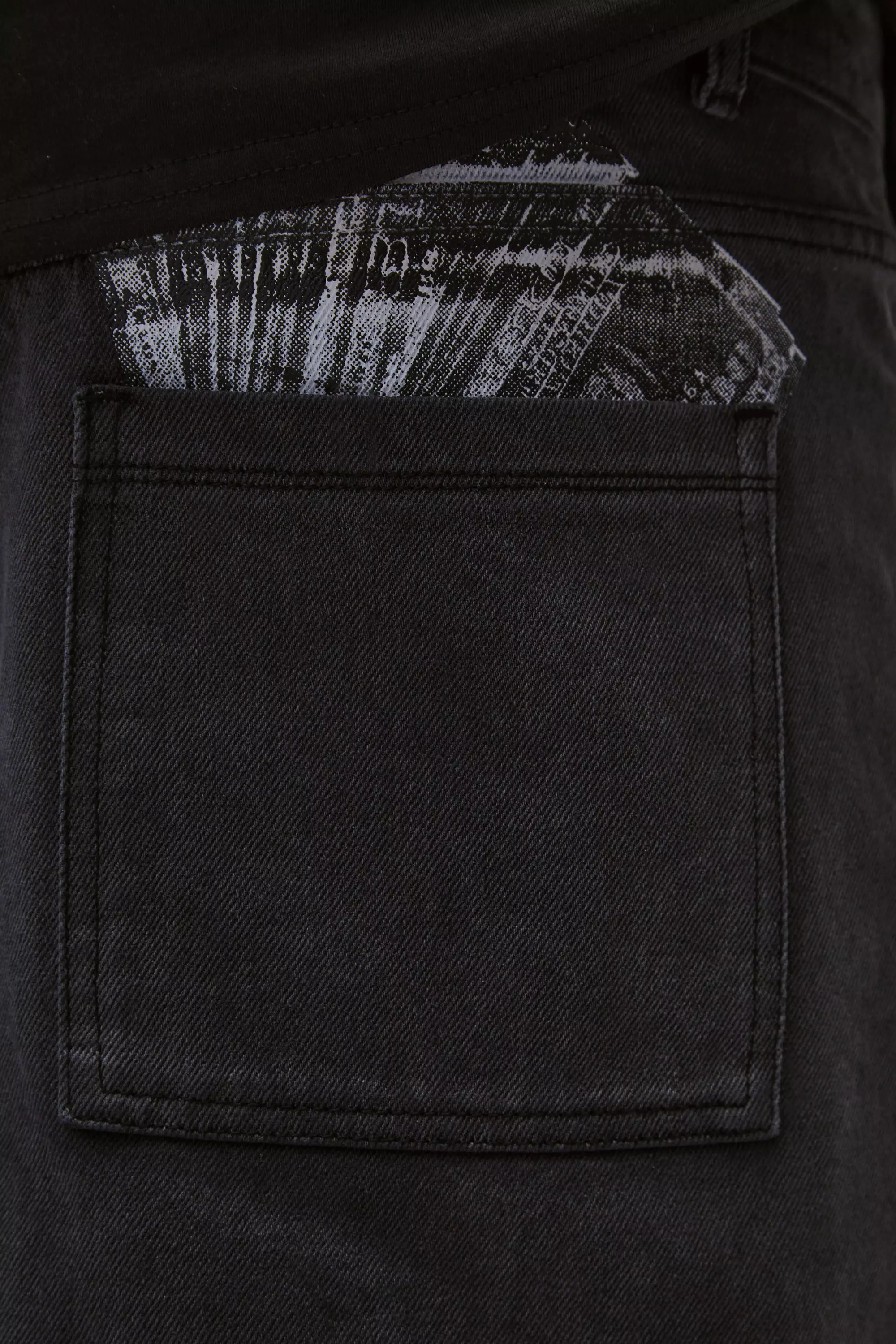 Lockere Jeans mit X-Ray Print, Washed black alternatives Bild