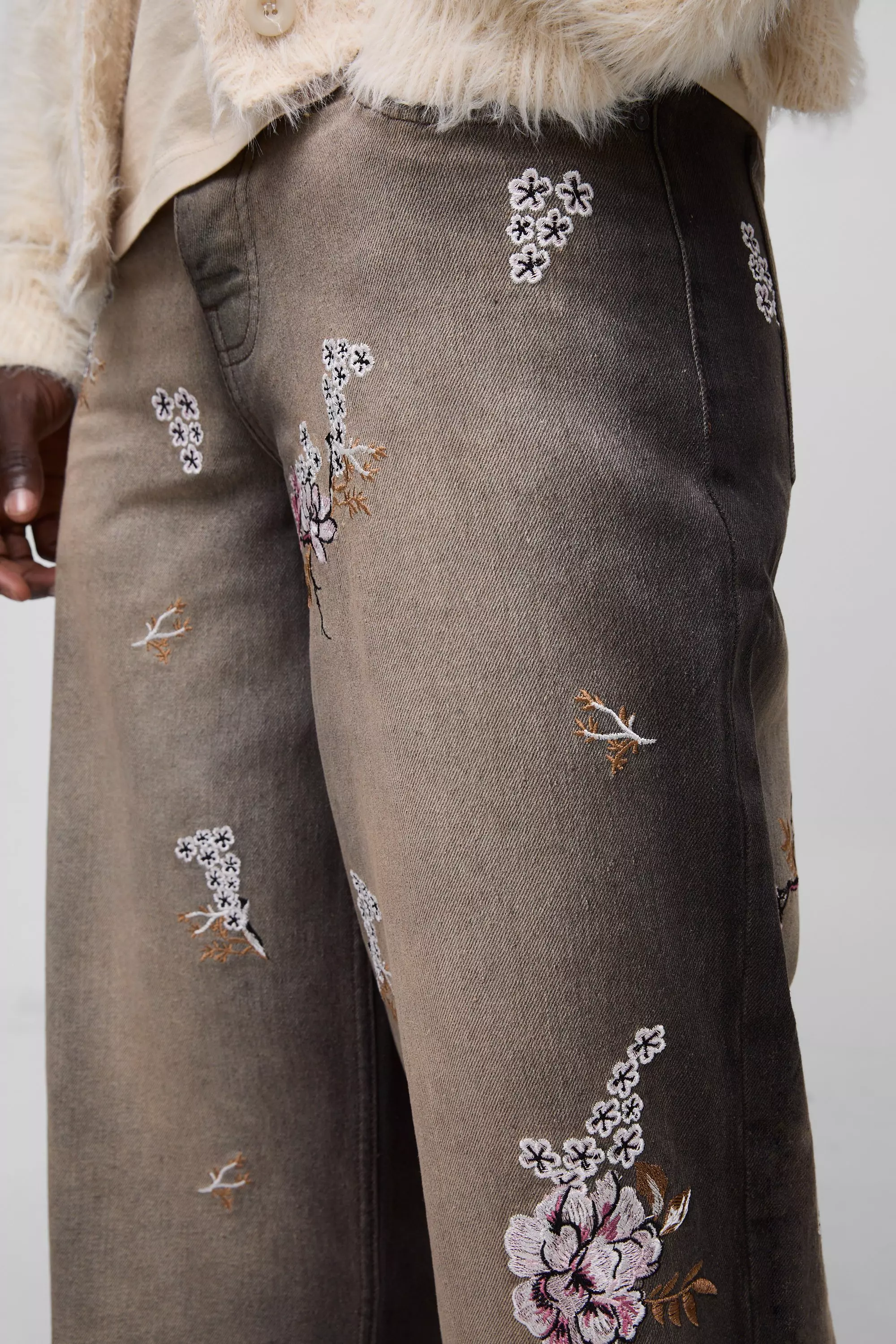 Jean baggy fleuri à broderie, Brown autre image