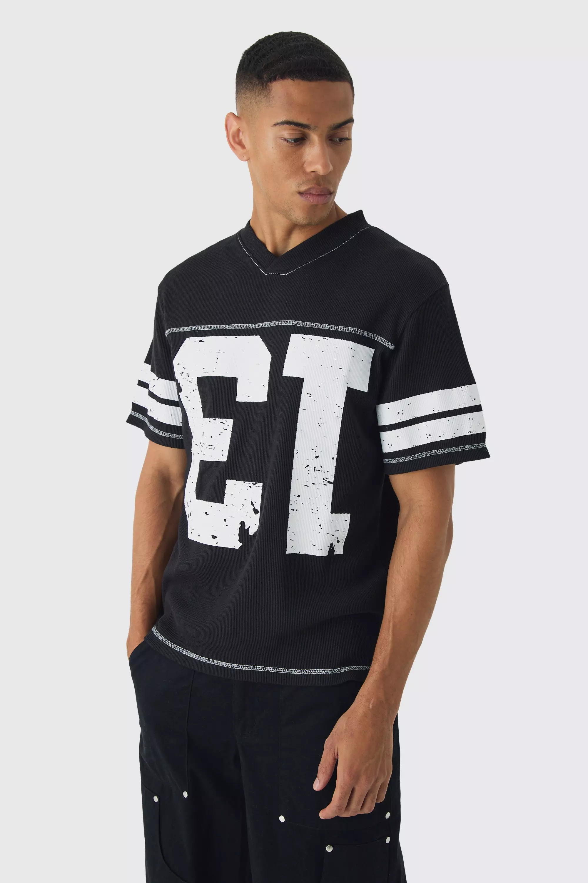 Regular Fit Varsity V Neck Waffle Print T-Shirt Black