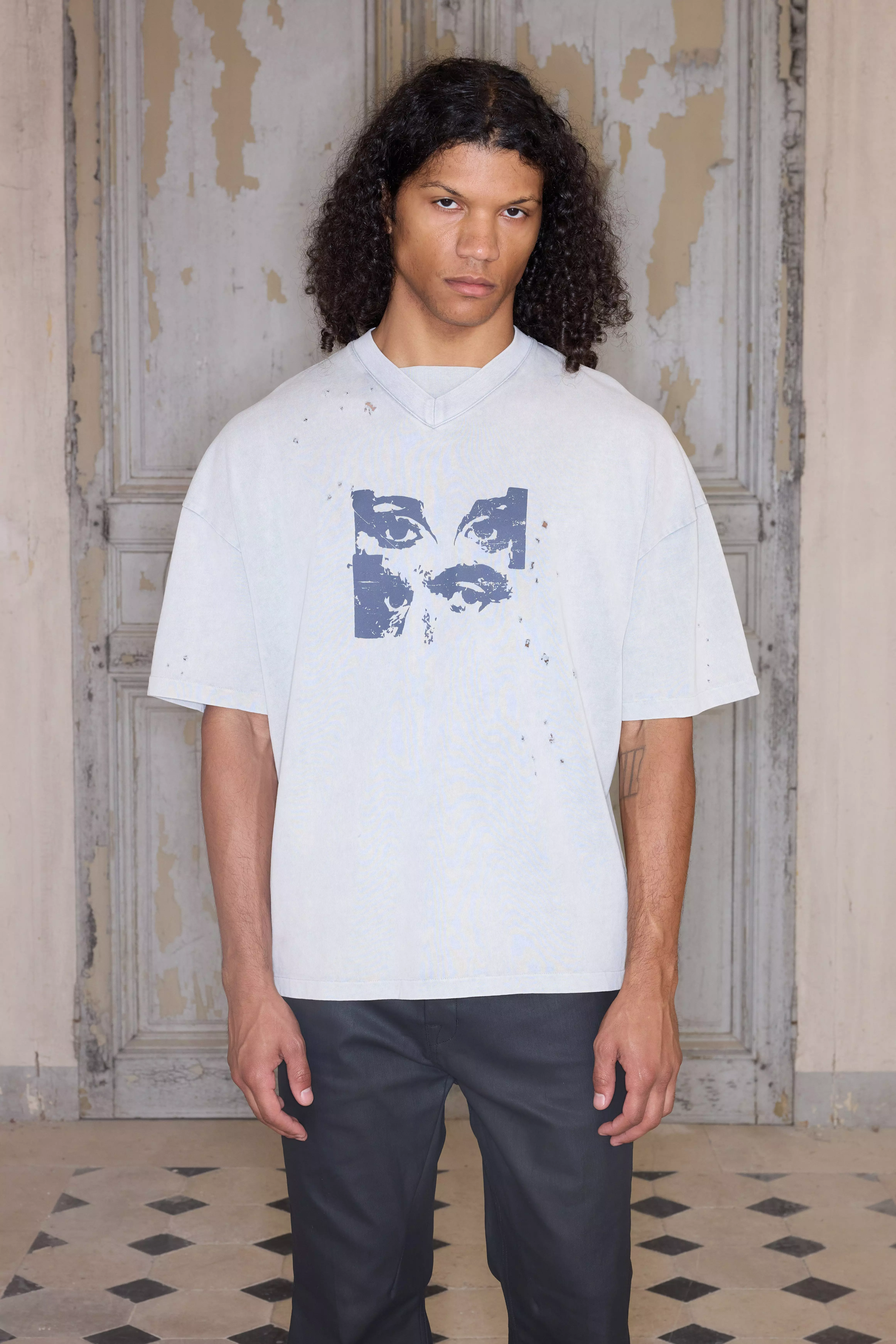 T-shirt oversize premium délavé à col V, Grey autre image