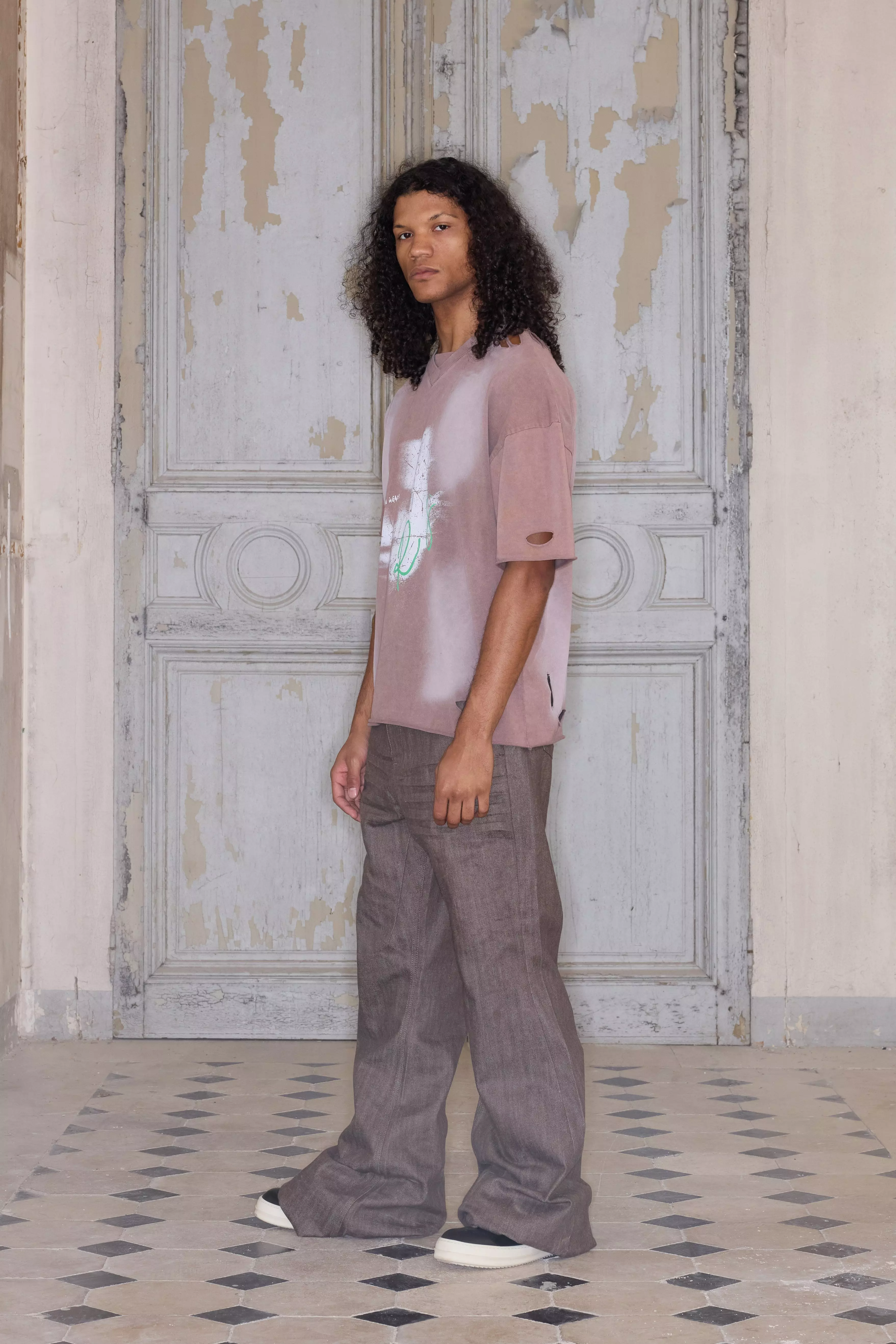 T-shirt oversize premium délavé à col V, Chocolate autre image