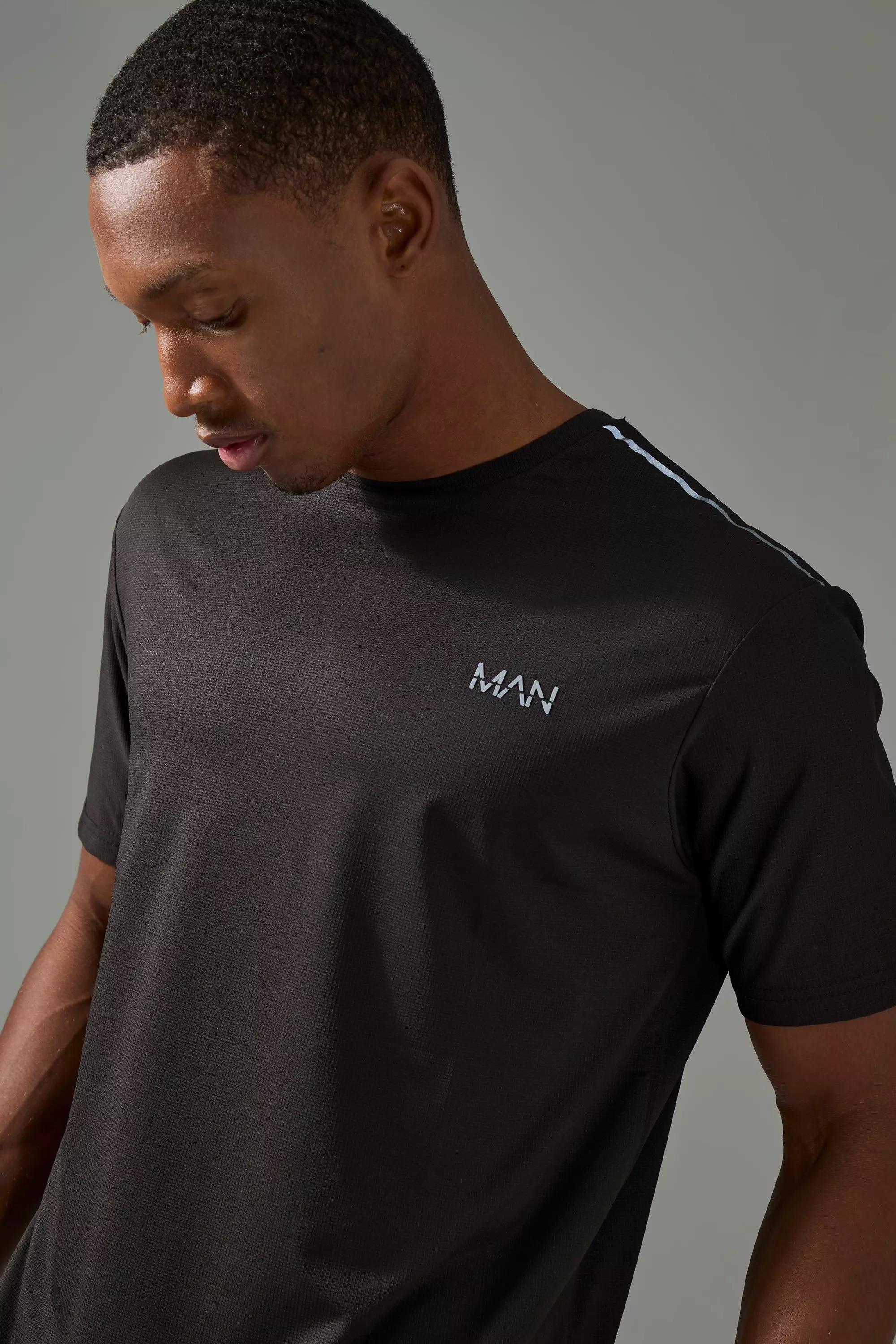 T-shirt de sport à slogan - MAN Active, Black autre image