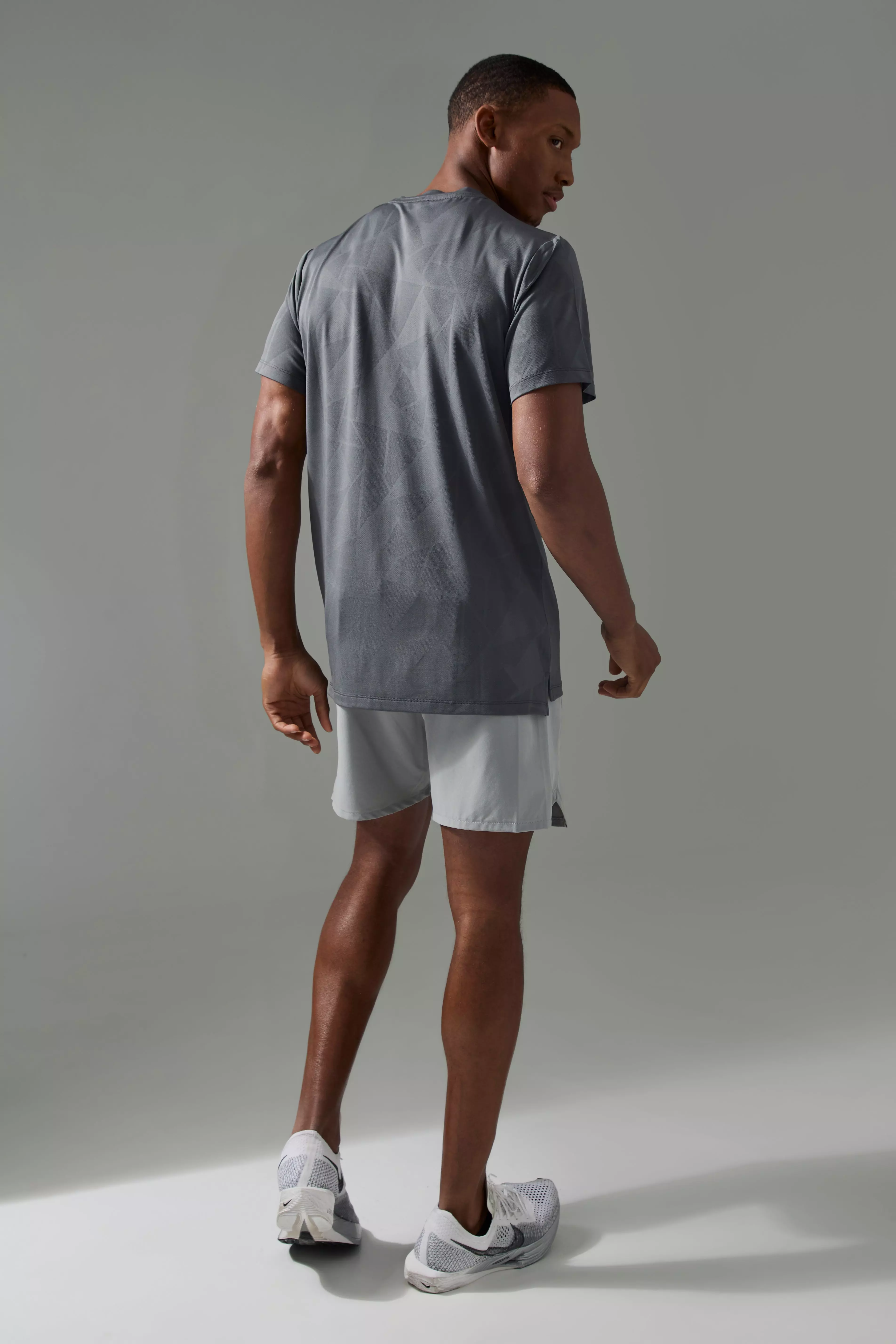 Charcoal Man Active Geo Jacquard Regular Fit T-shirt alternative image