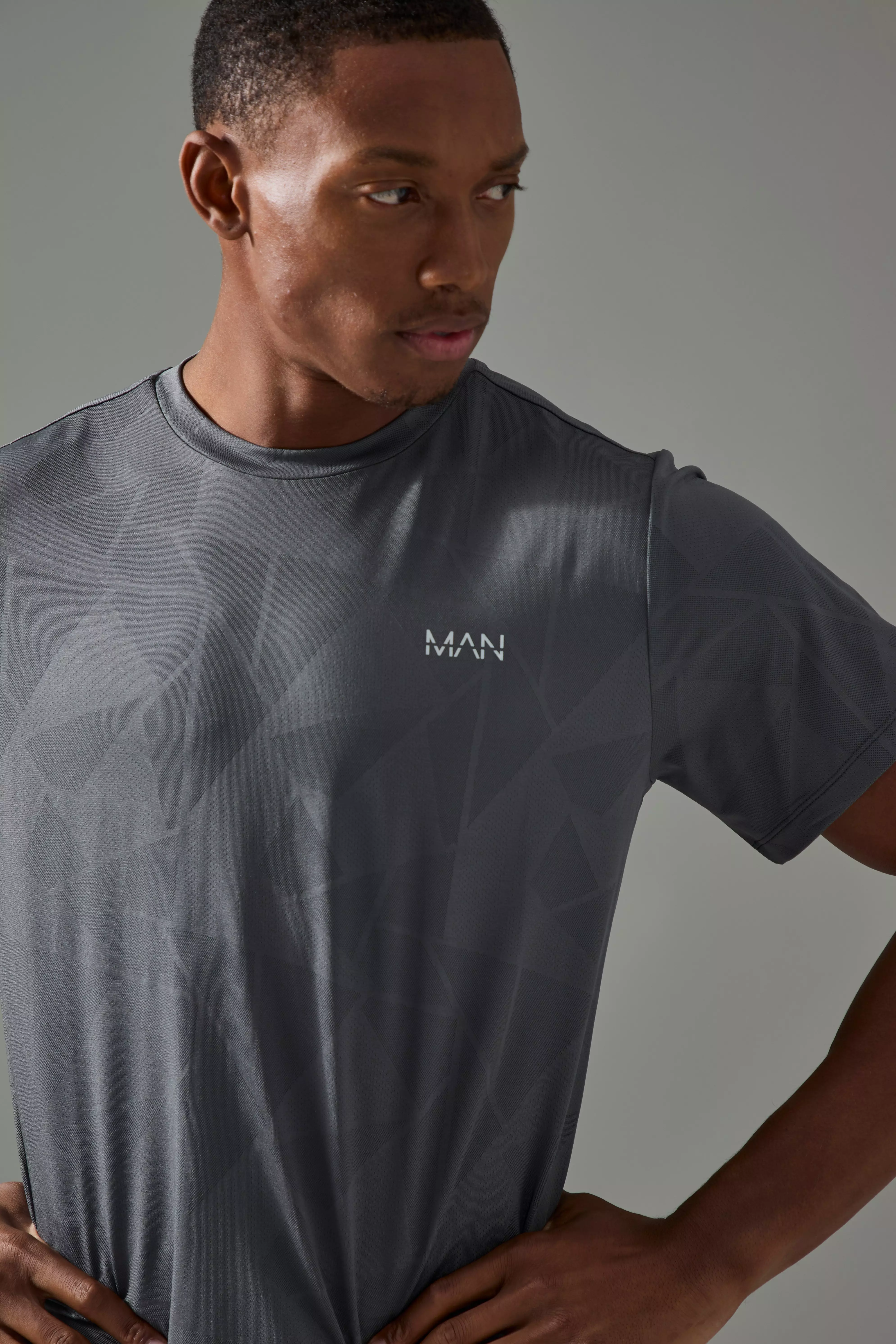Charcoal Man Active Geo Jacquard Regular Fit T-shirt alternative image