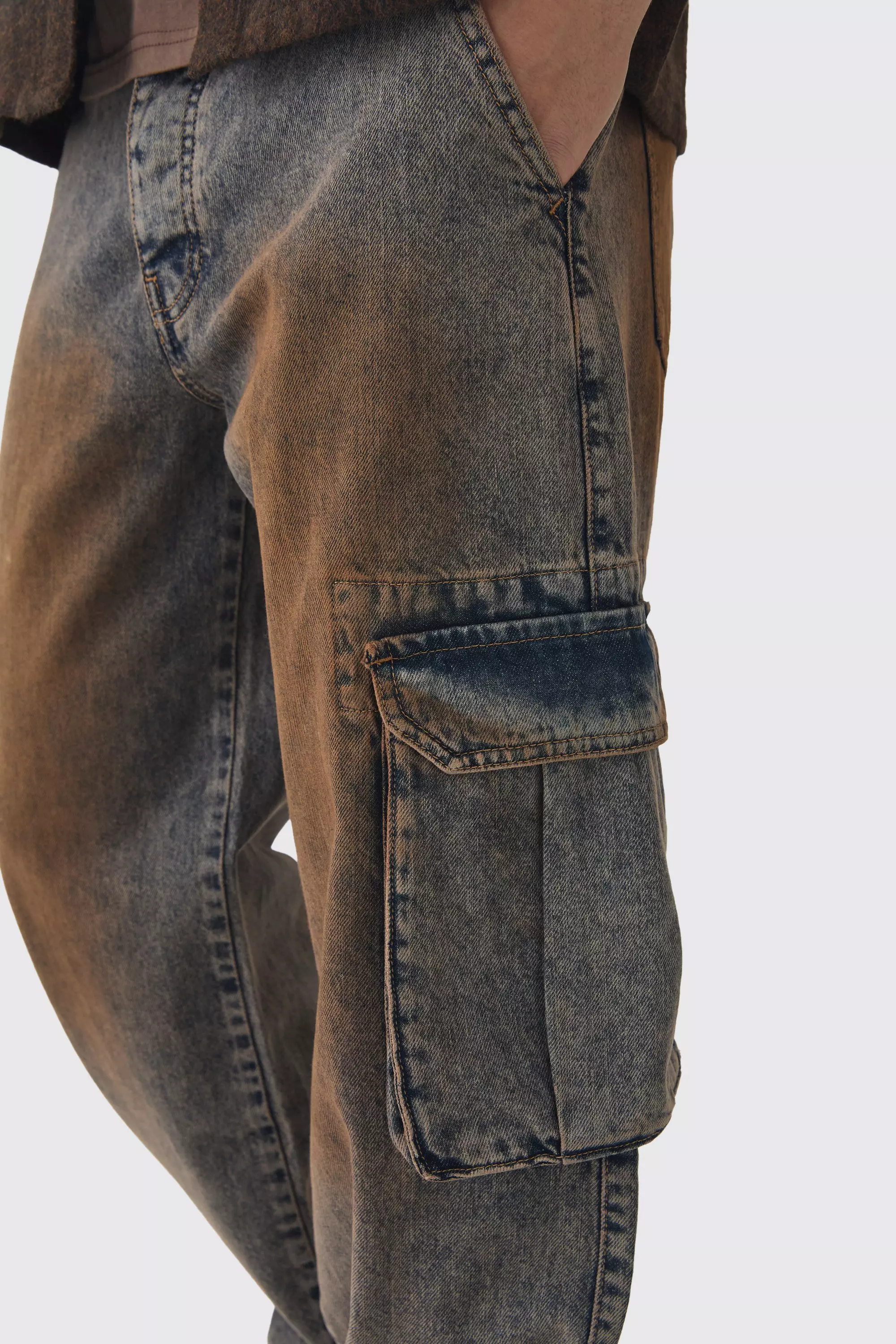 Antique wash Relaxed Rigid Tinted Cargo Denim Jeans alternative image