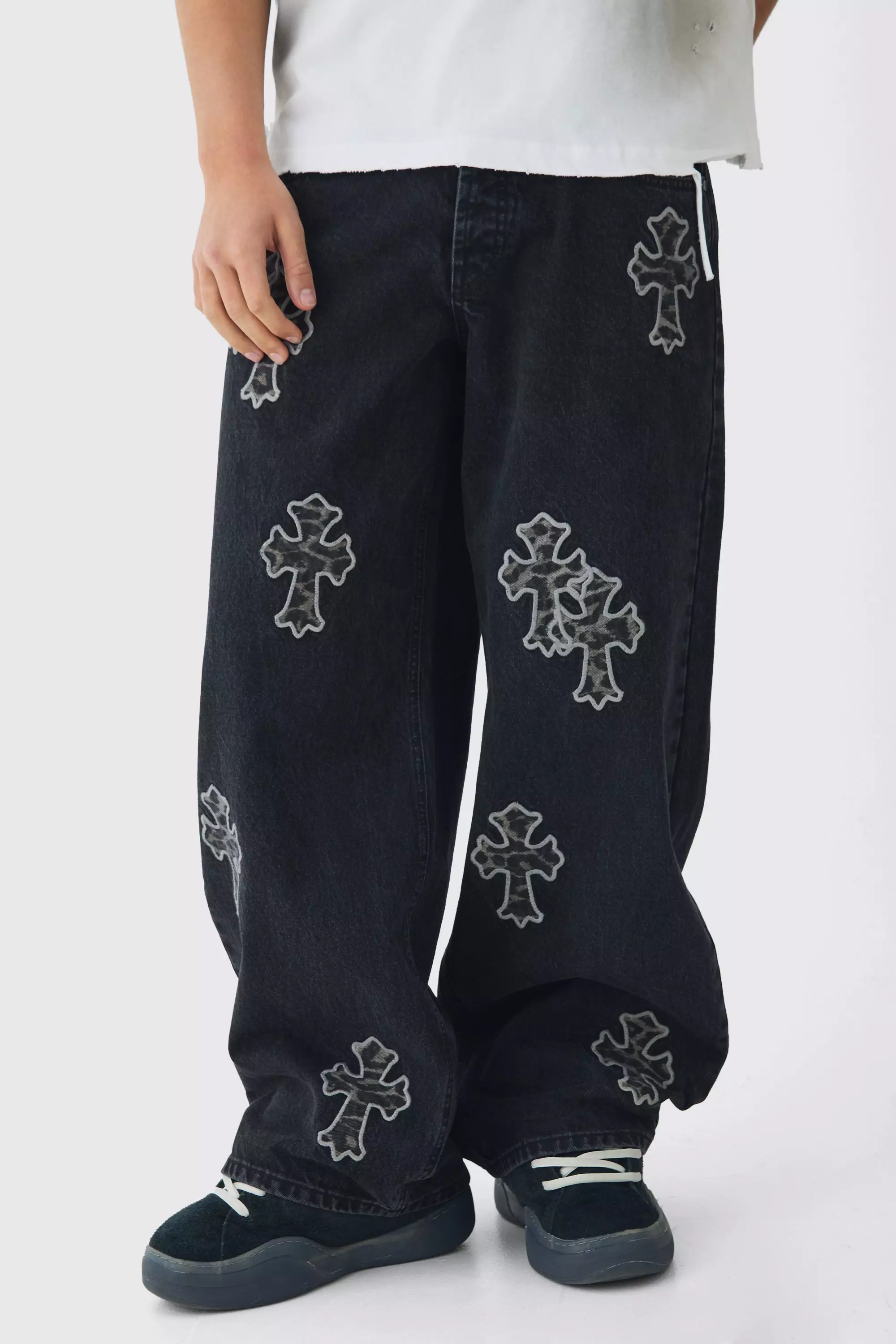 Black Baggy Rigid Leopard Cross Applique Denim Jeans alternative image