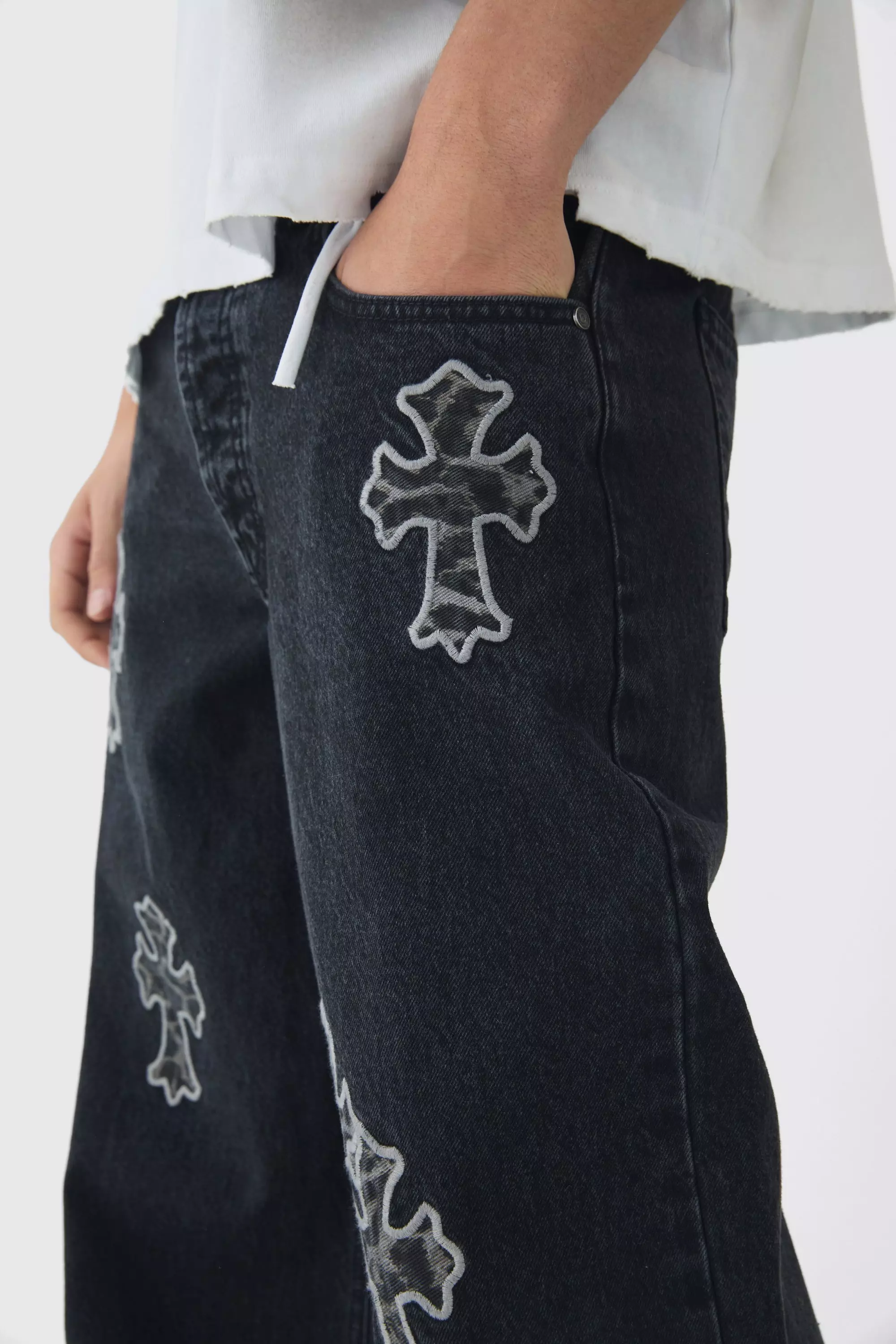 Black Baggy Rigid Leopard Cross Applique Denim Jeans alternative image