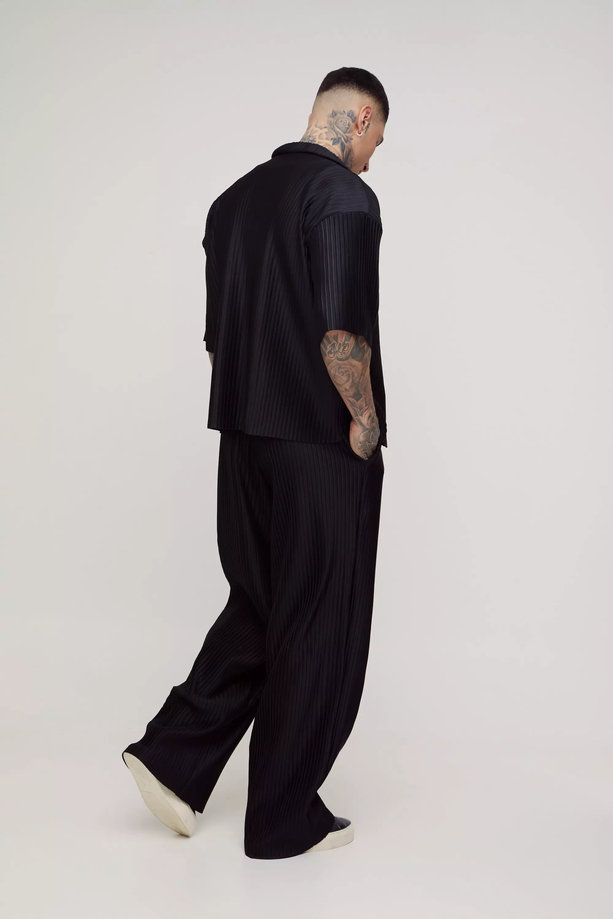 Black Tall Wide Leg Pleated Trousers alternative image