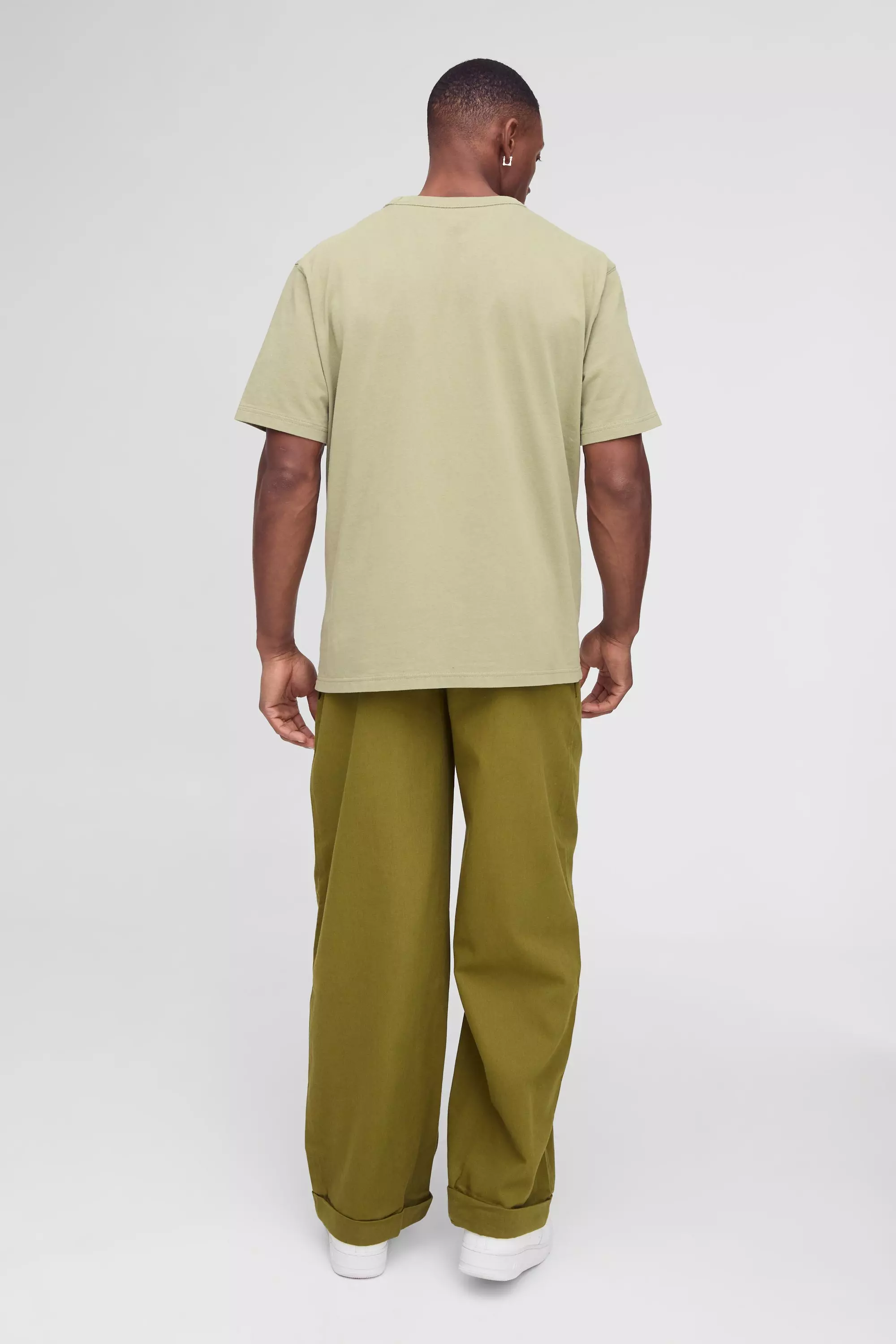 Kurze lockere Cargo-Hose mit elastischem Bund, Khaki alternatives Bild