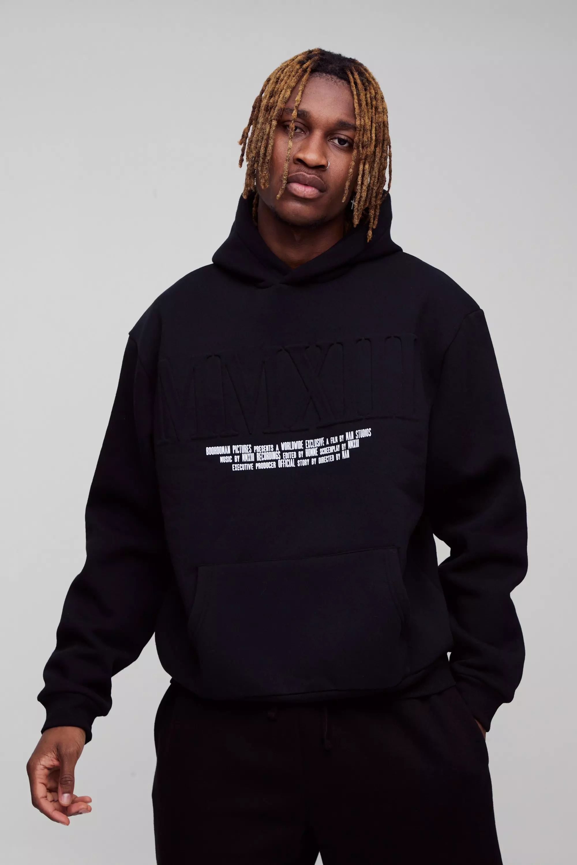 Black Tall Oversized MMXIII Hoodie Met Reliëf alternatieve afbeelding