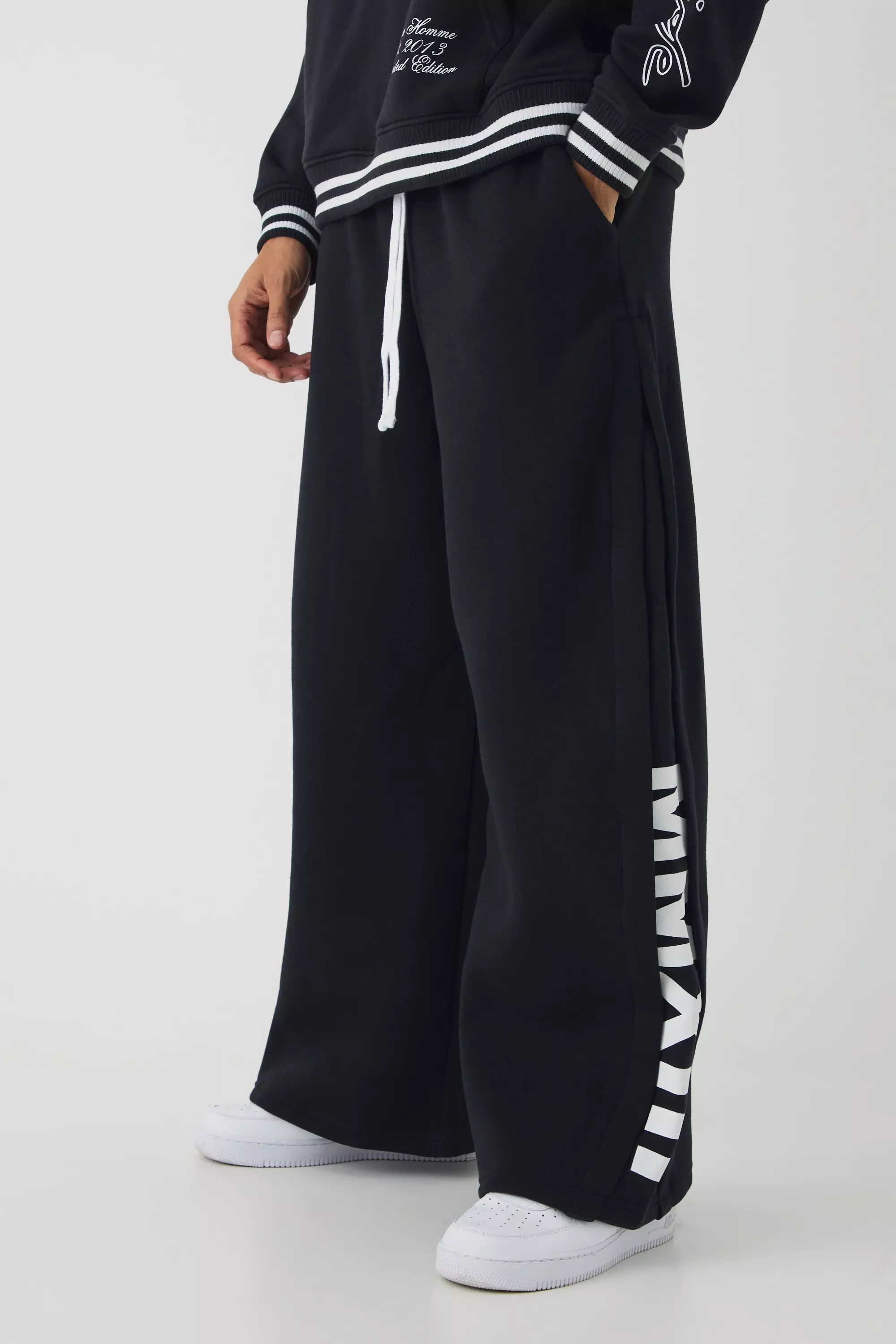 Extreme Wide Leg Pleated Gusset Sweatpants | boohooMAN USA