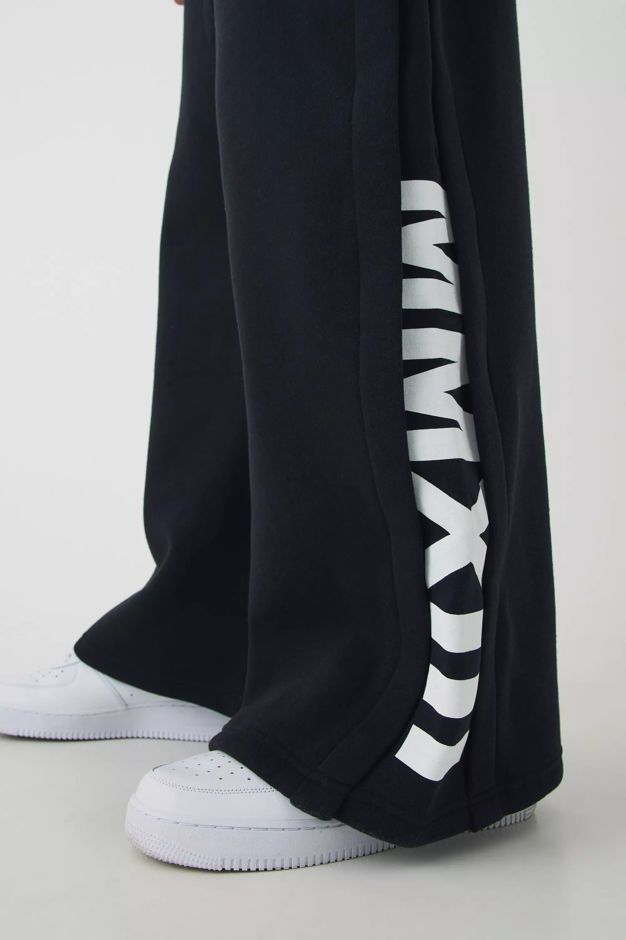 Extreme Wide Leg Pleated Gusset Sweatpants | boohooMAN USA