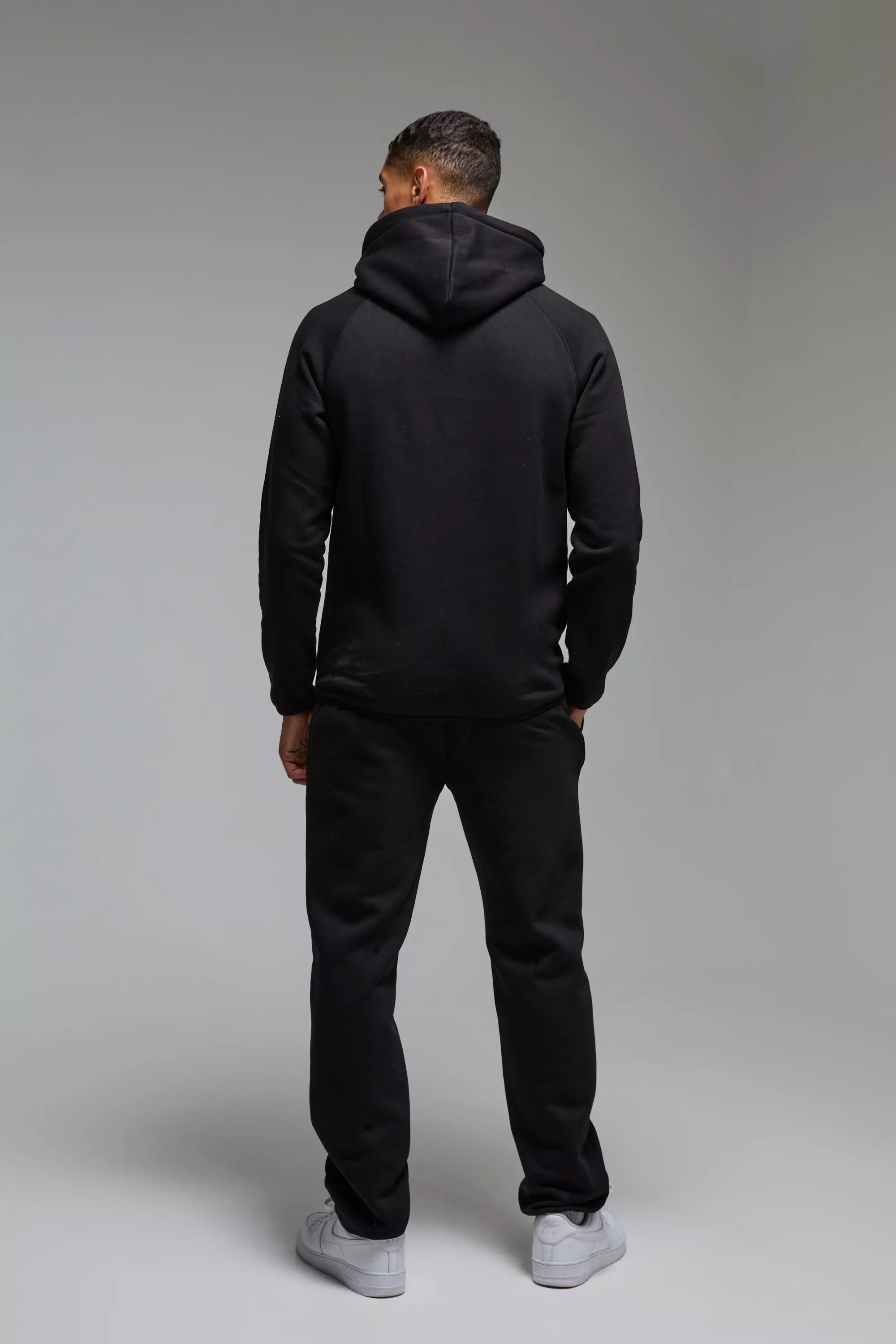 Black Man Active Regular Fit Badge Jogger alternative image