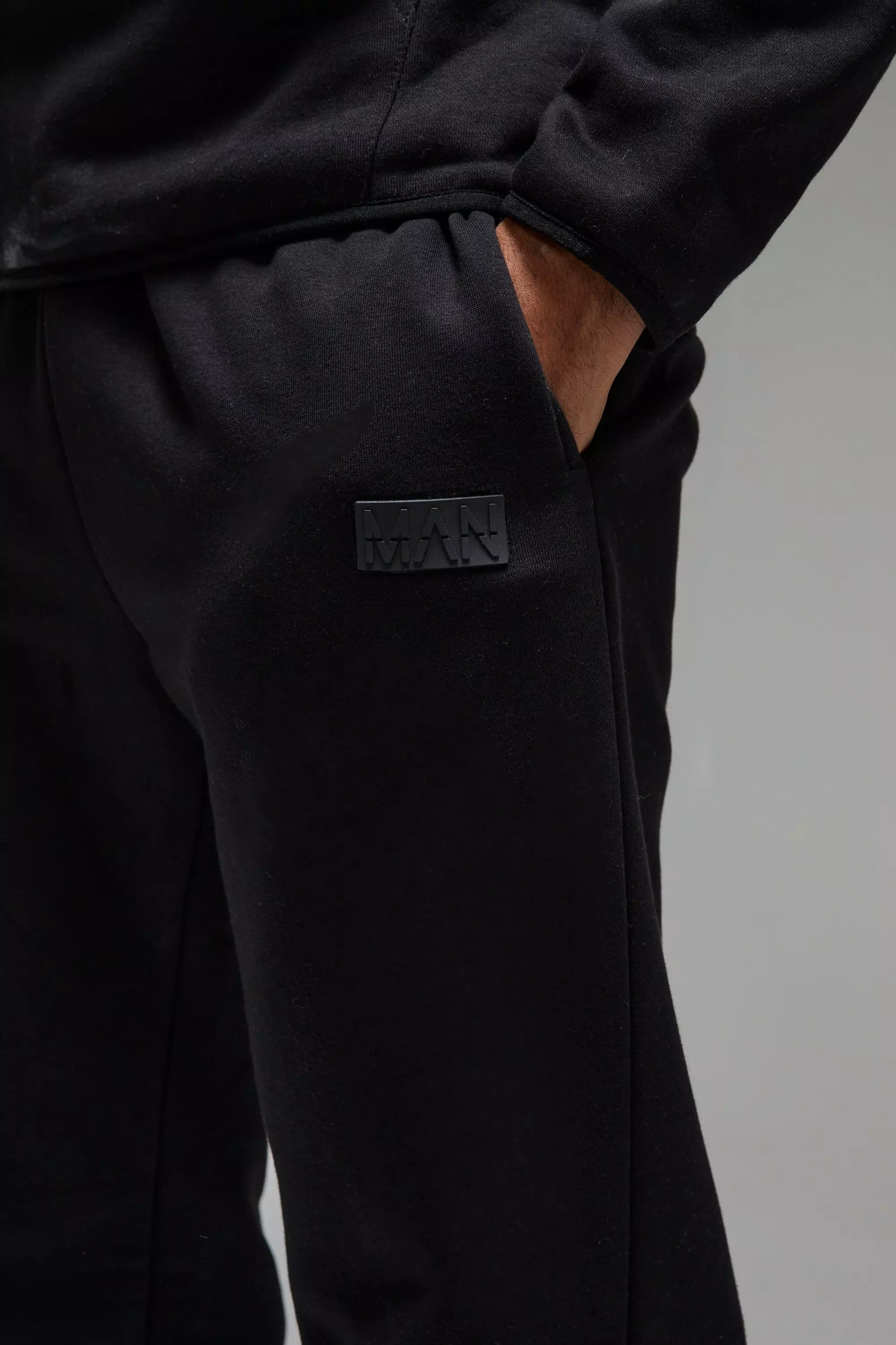 Black Man Active Regular Fit Badge Jogger alternative image