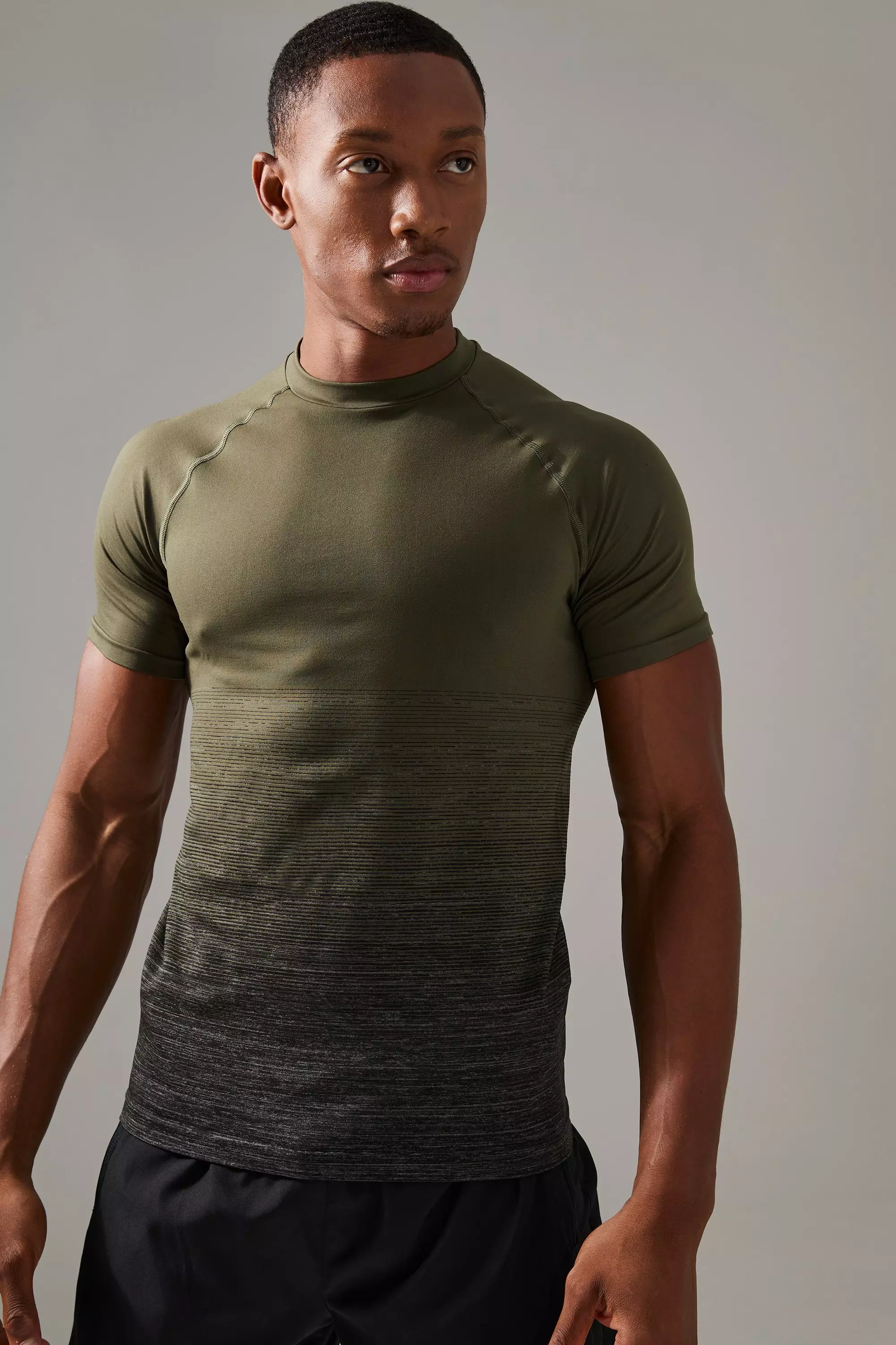 Man Active Ombre Seamless Muscle Fit T-shirt Khaki