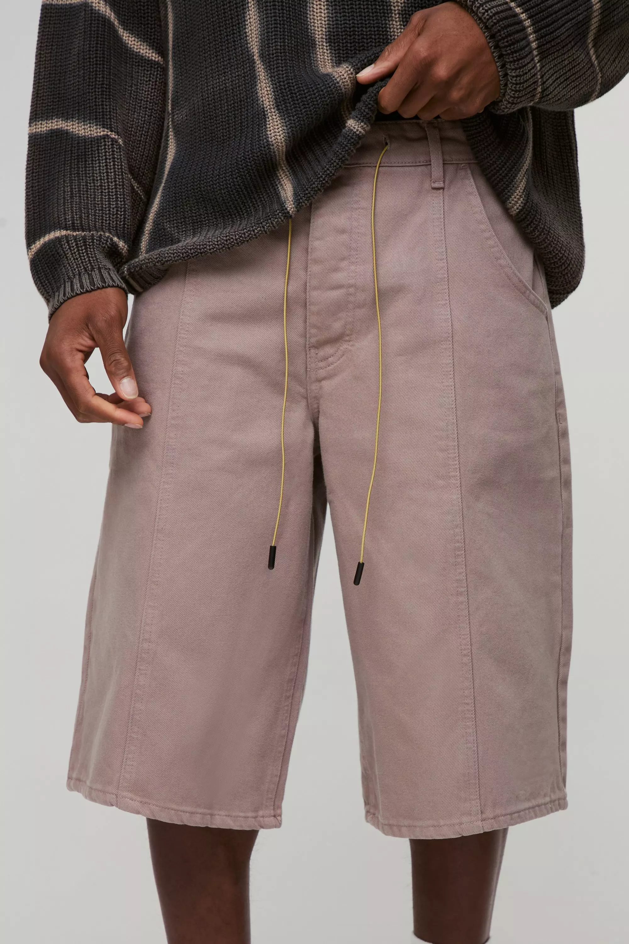 Jorts mit Kordelzug und Naht-Detail, Taupe alternatives Bild