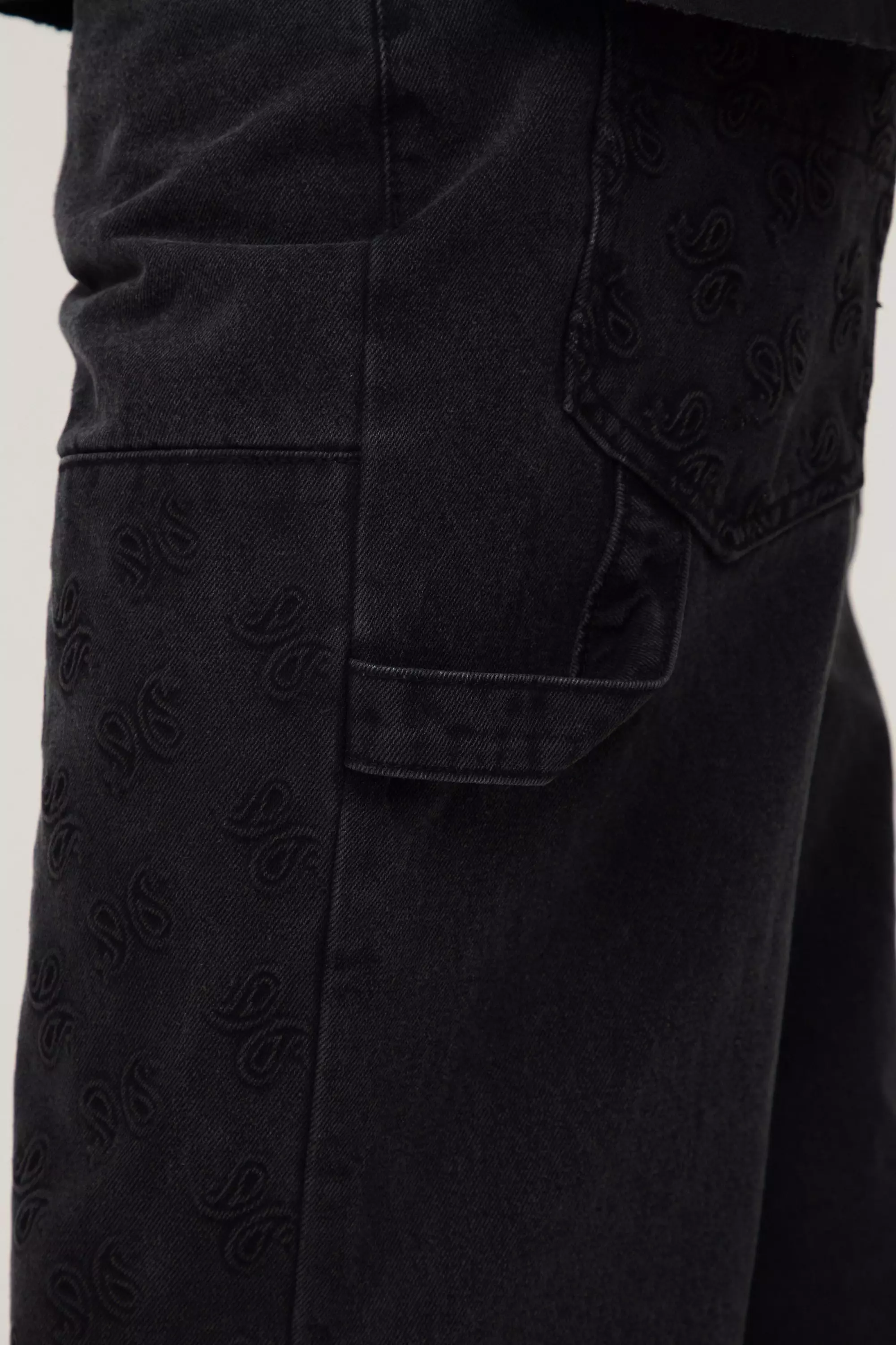 Charcoal Relaxed Fit Embossed Carpenter Jeans alternative image