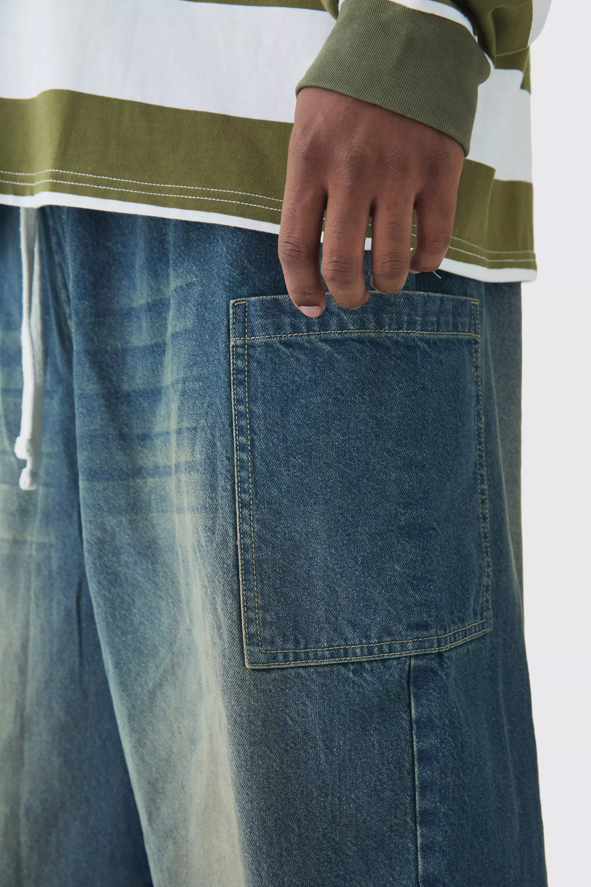 Mid wash Plus Cargo Pocket Skate Jeans alternative image