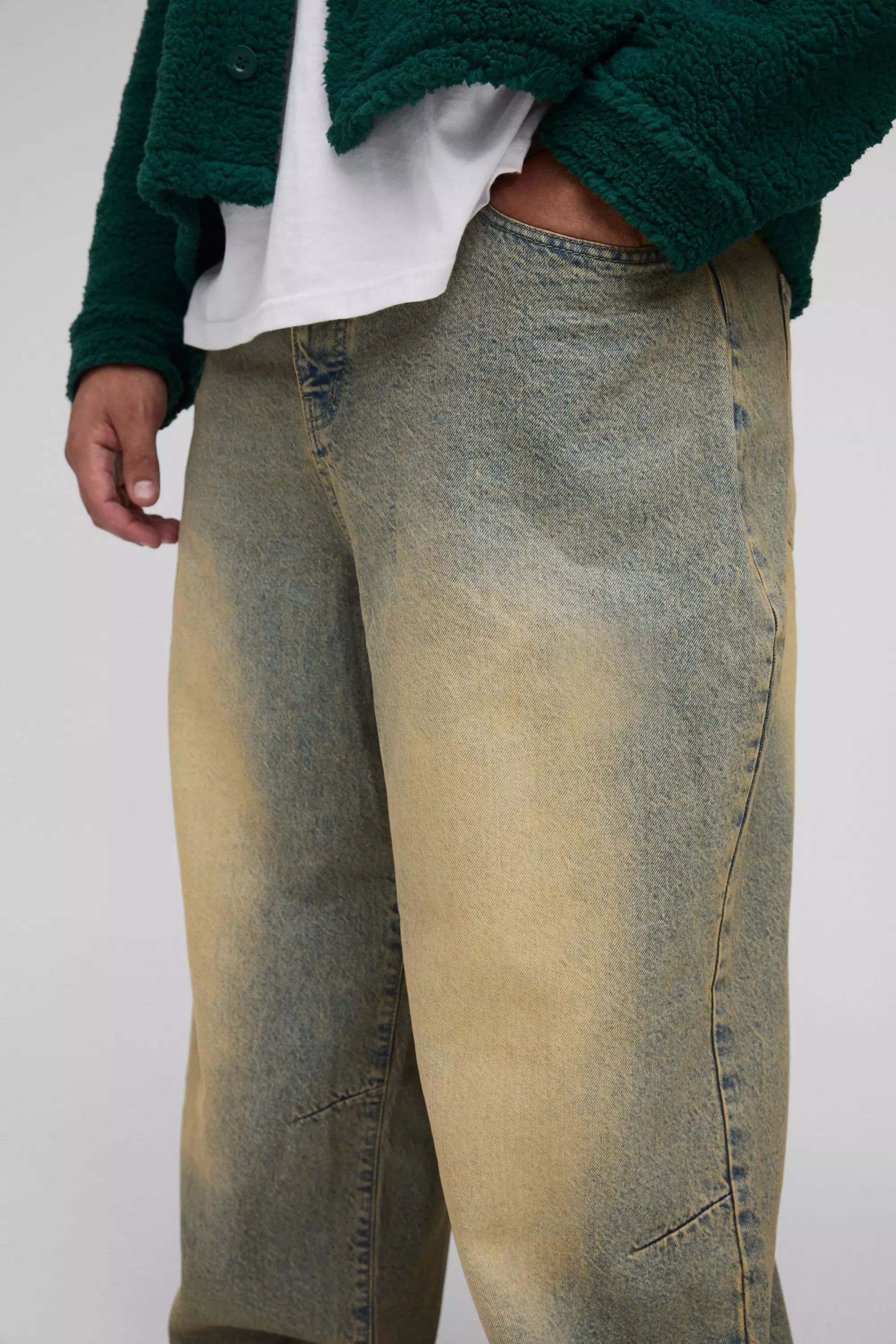 Antique wash Plus Balloon Fit Pleat Knee Tinted Jeans alternative image