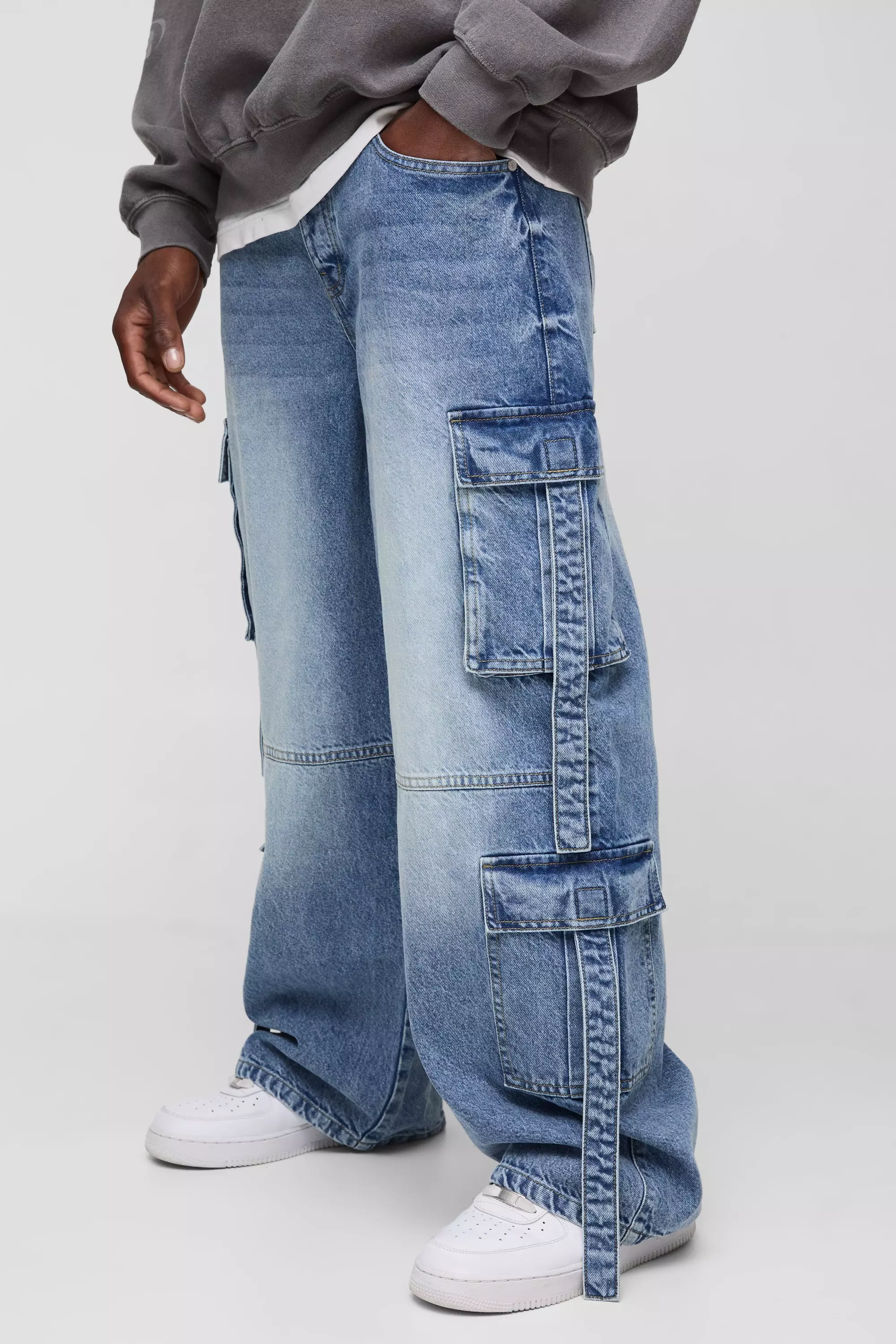 Lockere Cargo-Jeans mit Taschen, Light wash alternatives Bild