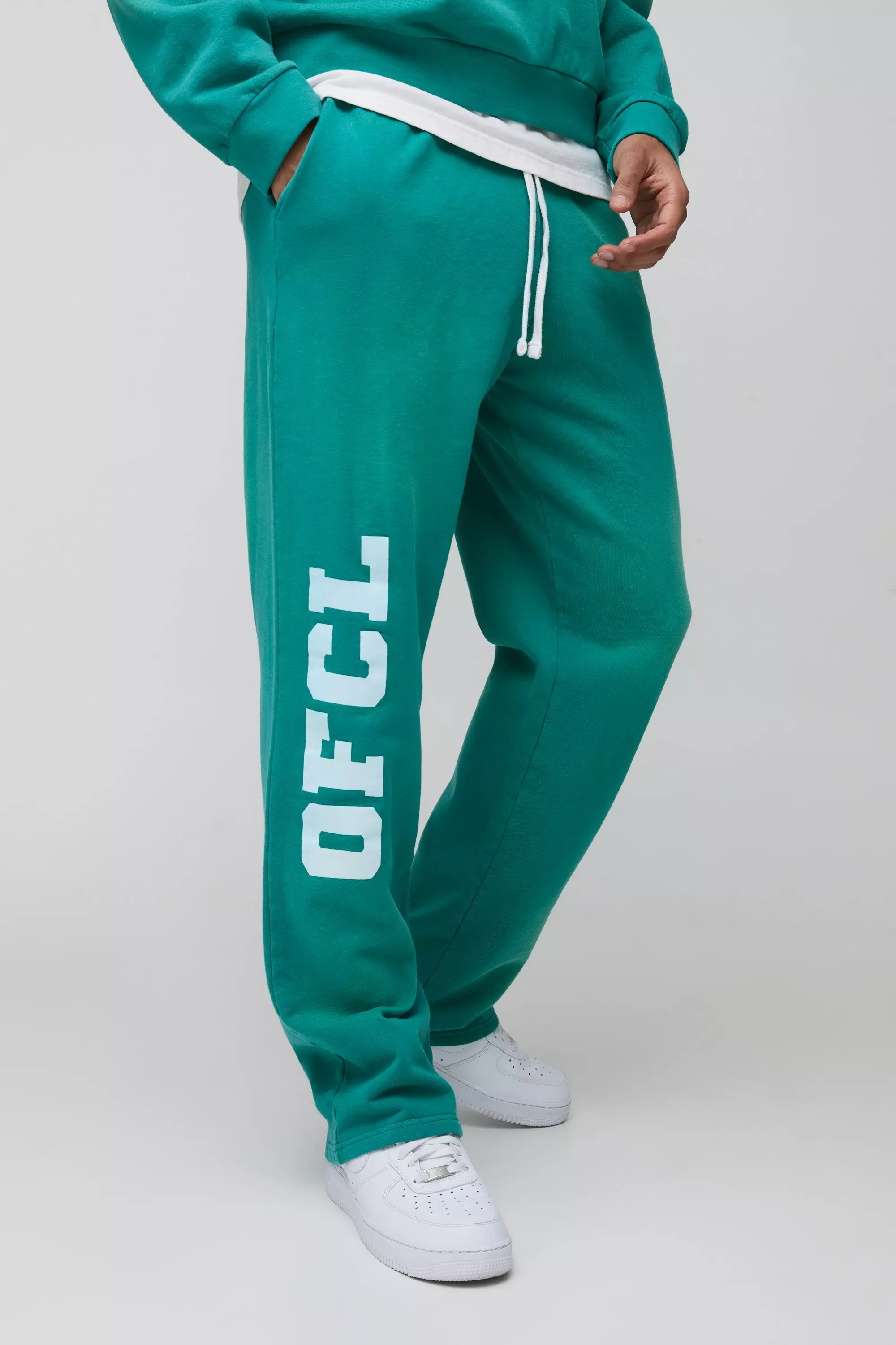 Green Relaxed Fit Spray Wash Ofcl Printed Sweatpants alternative image