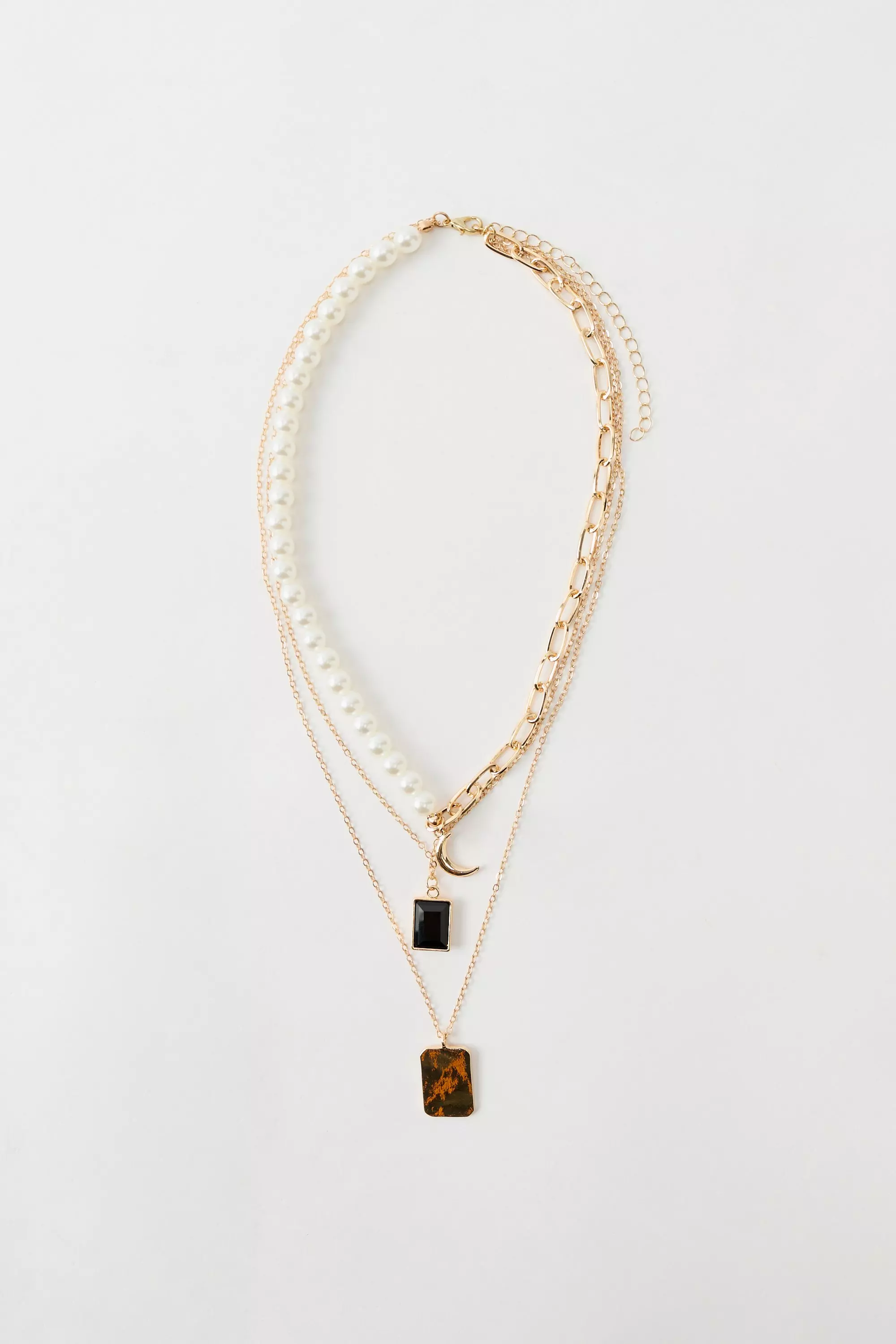 Metallic Layered Pearl and Gold Hardware Necklace