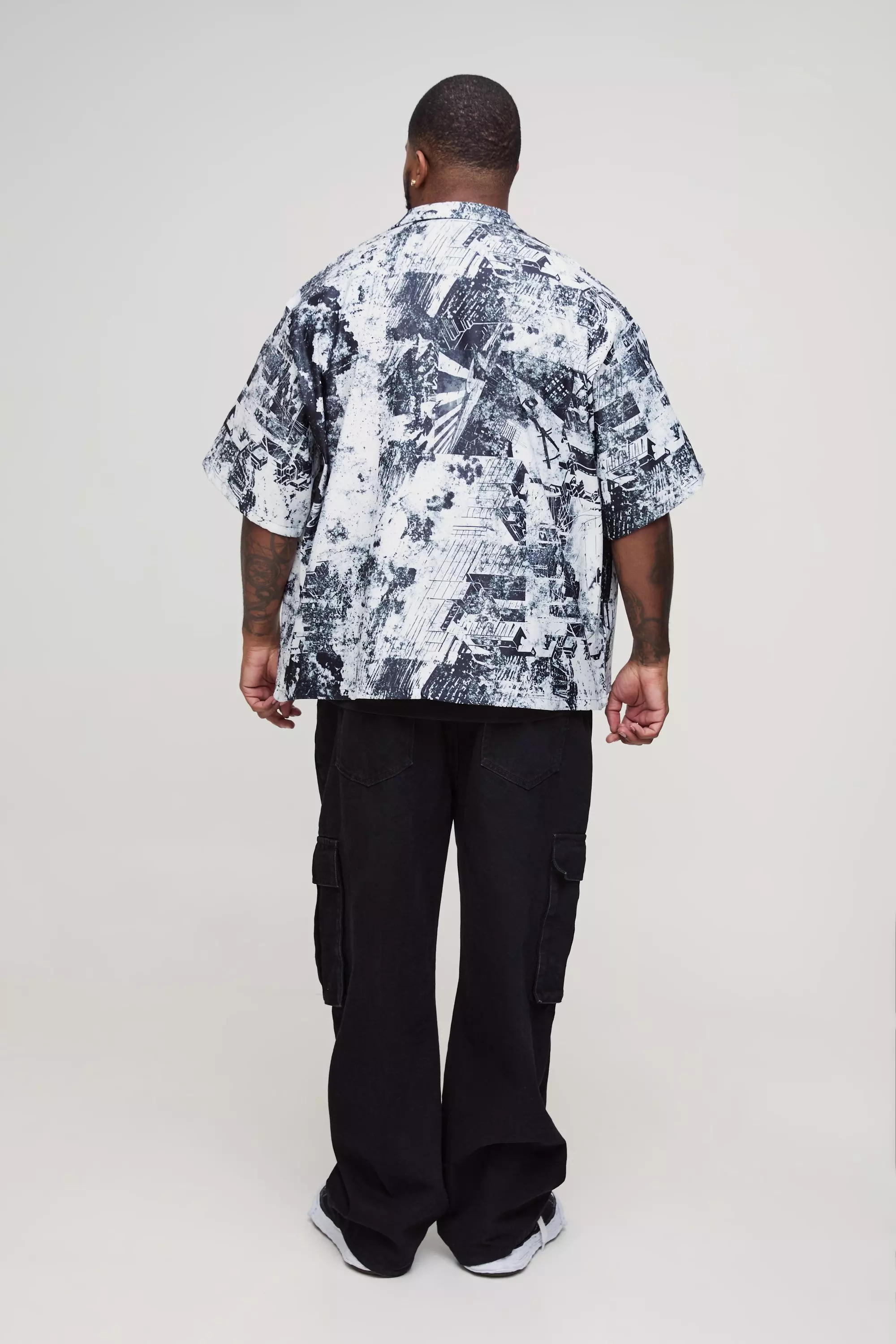 Black Plus Oversized Graphic Shirt alternative image