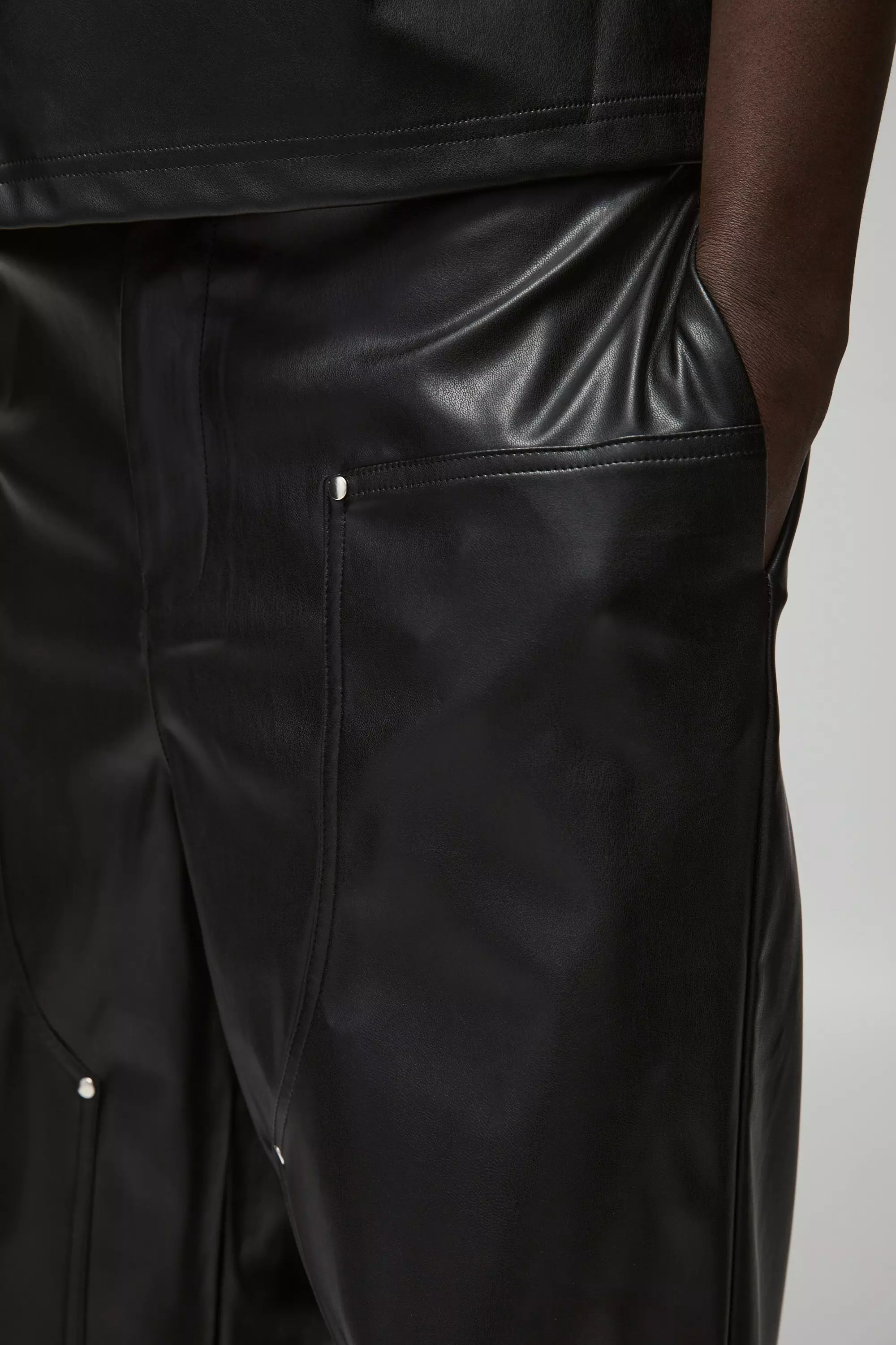 Black Baggy PU Utility Broek Met Tailleband En Paneel alternatieve afbeelding