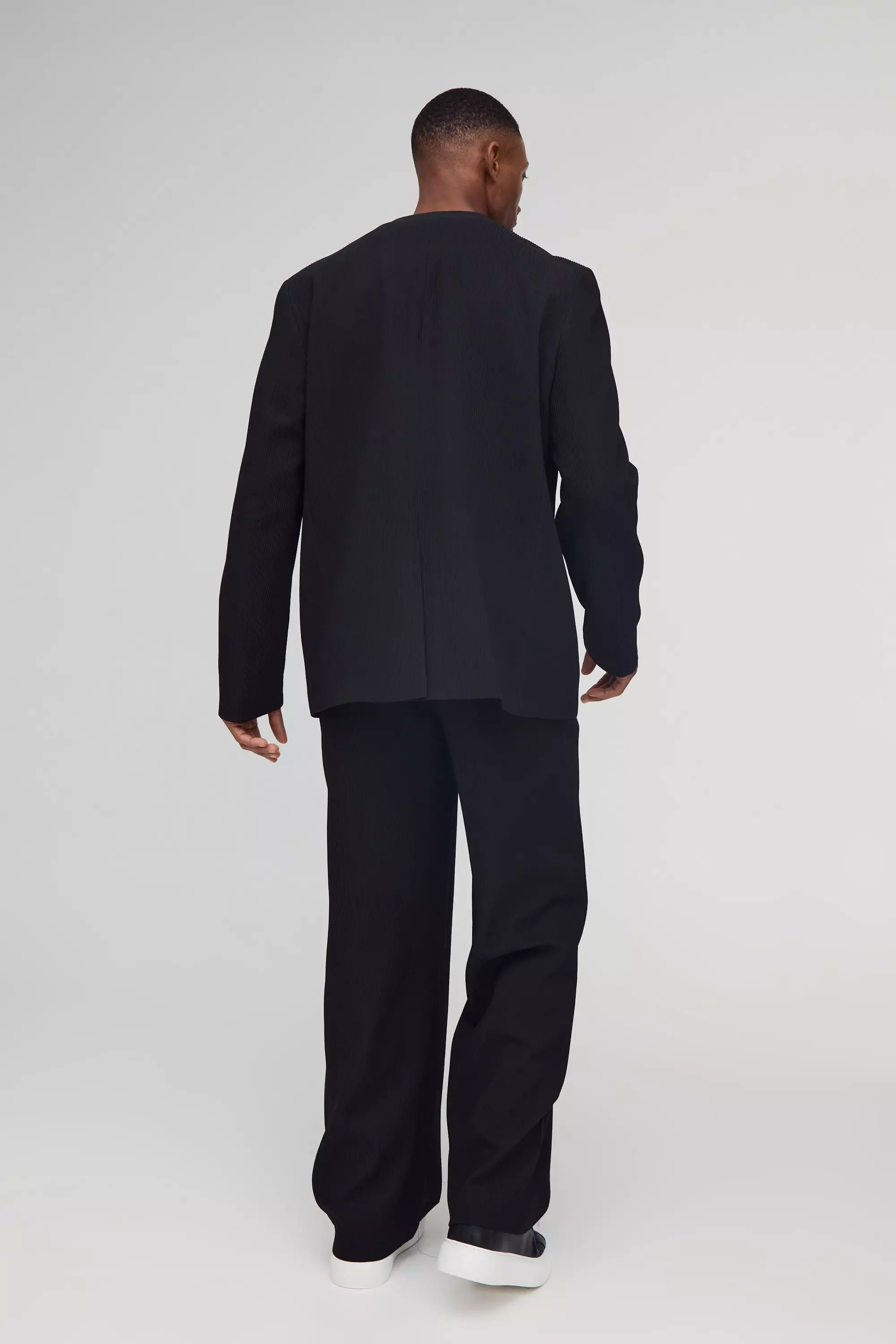 Black Oversized Collarless Pleated Blazer alternative image