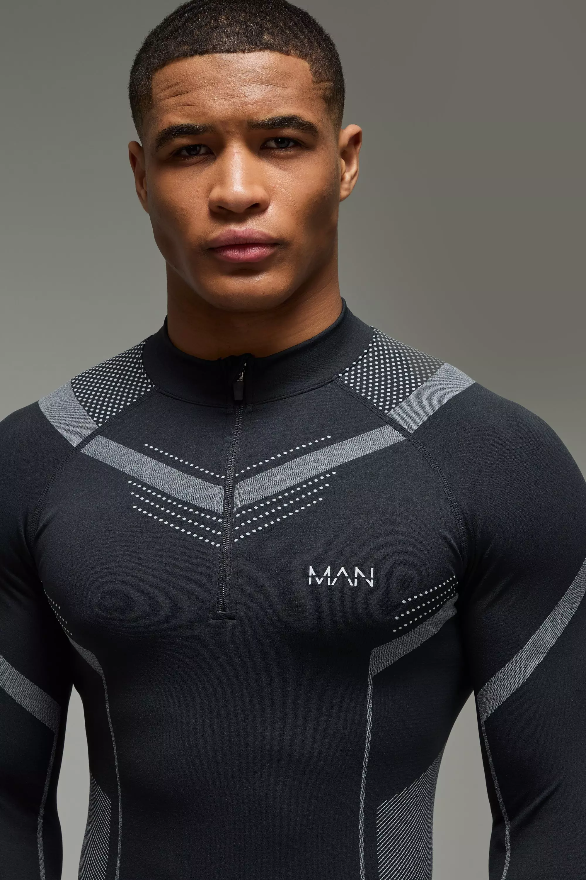 Black Man Active Seamless Muscle Fit 1/4 Zip Top alternative image