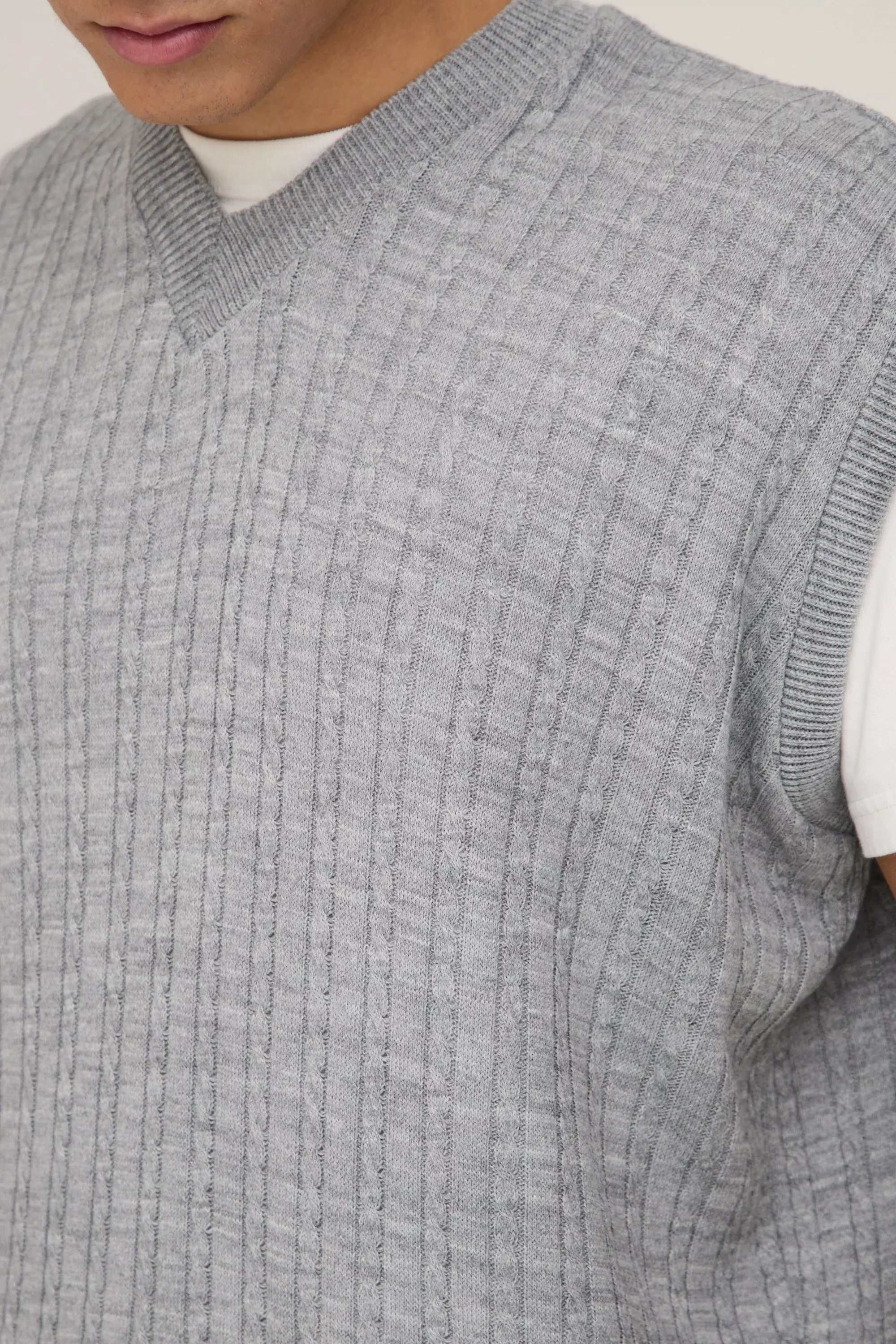 Light grey Oversized V Neck Cable Knitted Undershirt alternative image