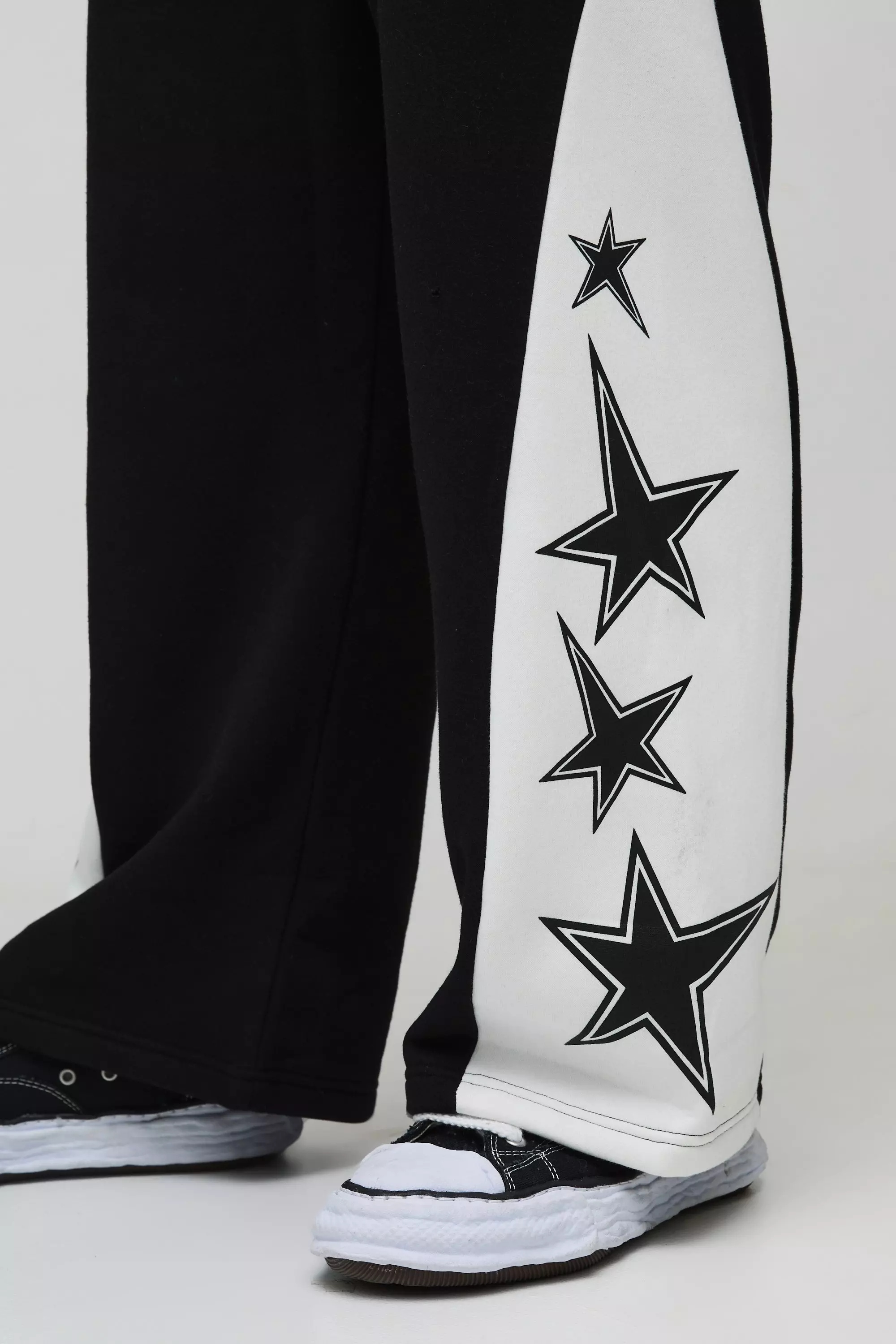 Pantaloni Tuta A Gamba Ampia Con Inserti A Stella, Black immagine alternativa