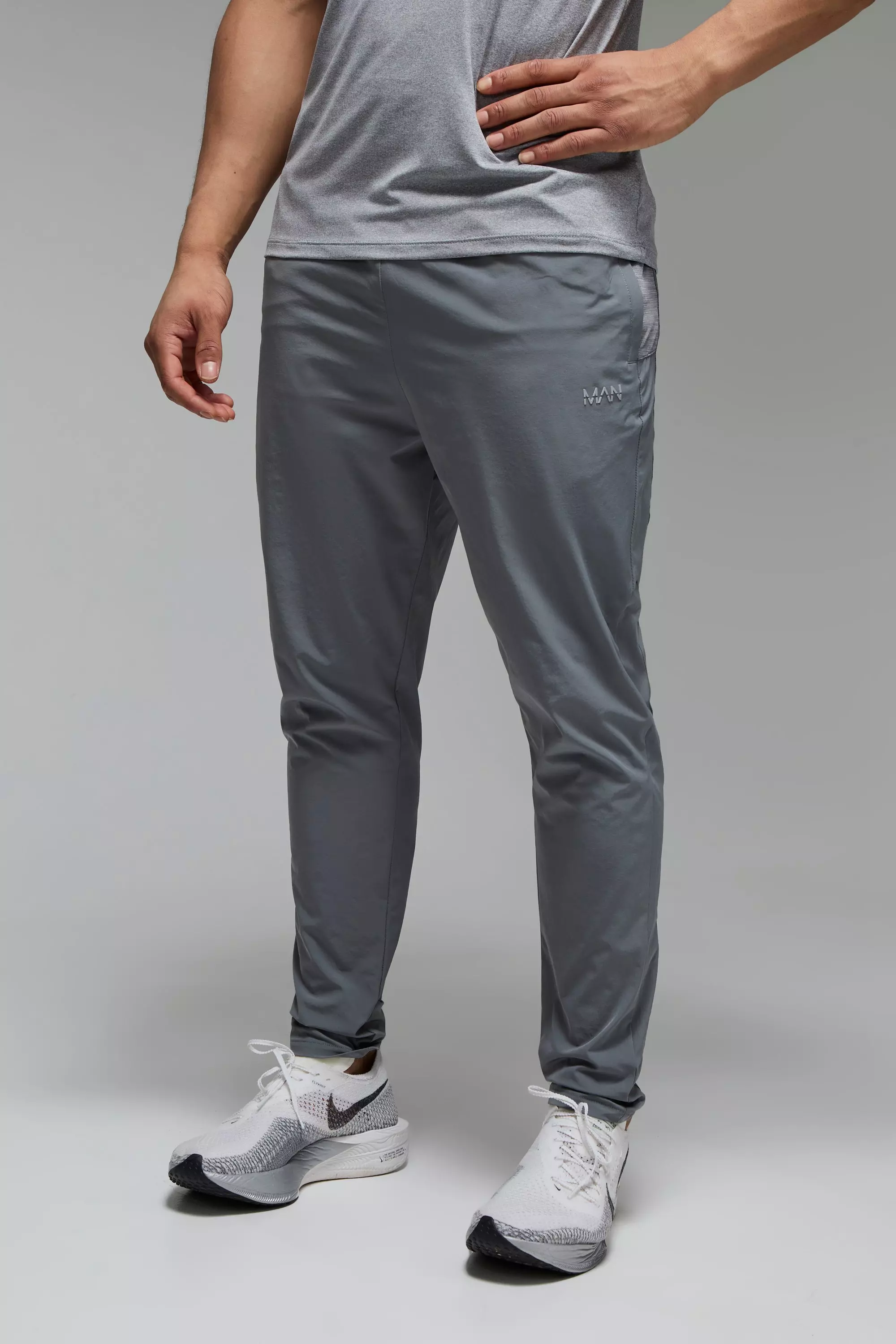 Man Active Stretch Woven Tapered Joggers Charcoal