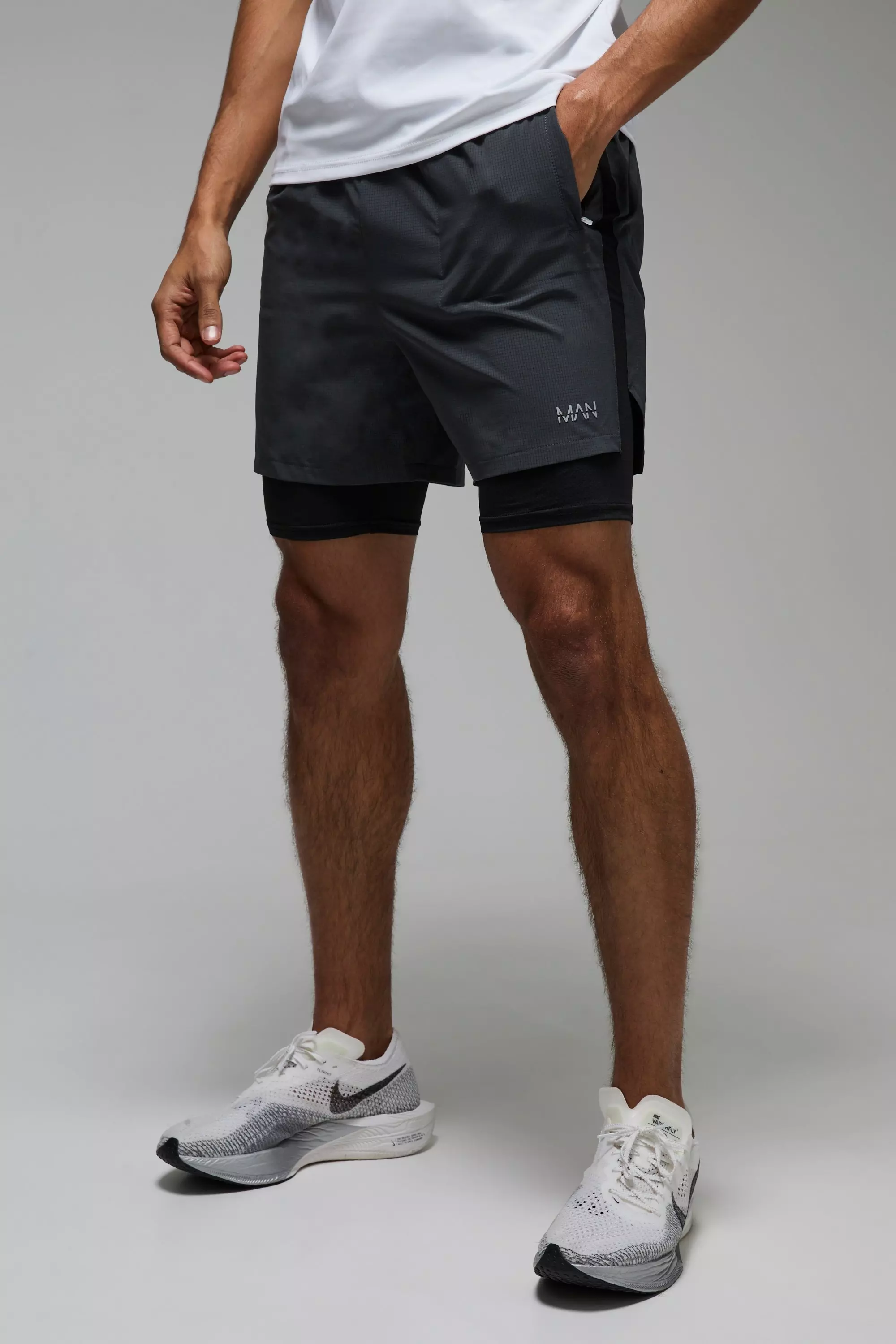 Man Active Stretch 2 in 1 5inch Grid Short Charcoal