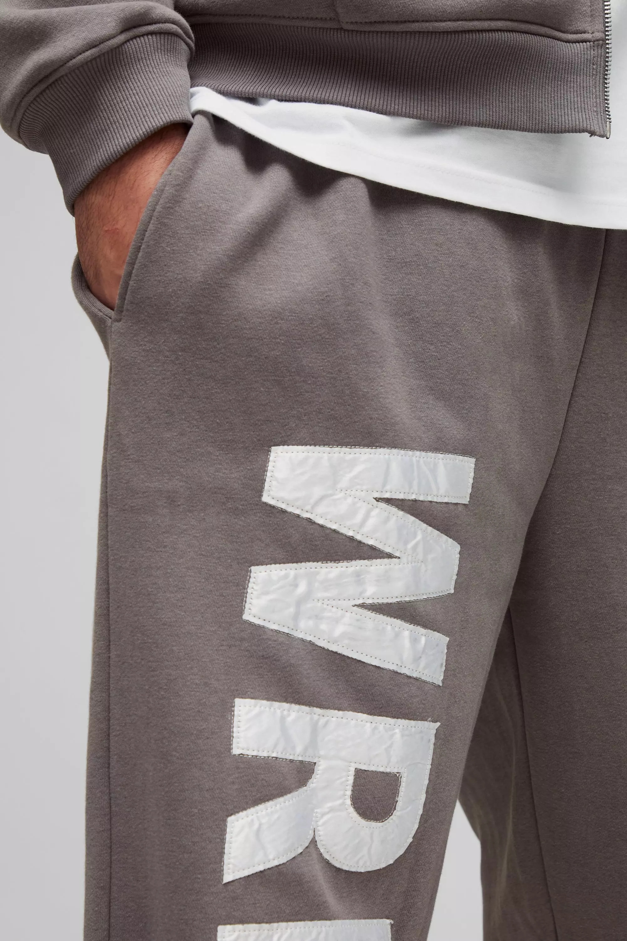 Charcoal Plus Baggy Satijnen WRLDWD Joggingbroek alternatieve afbeelding