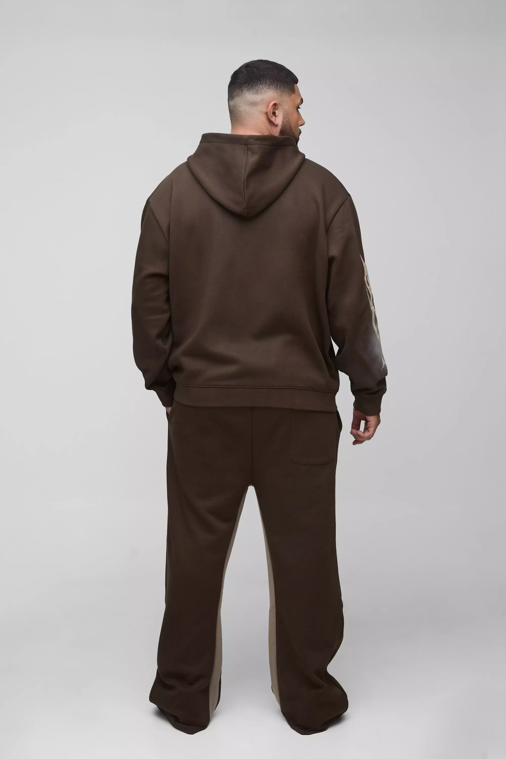 boohoo 新作 SPRAY WASH フーディ & ジョガー トラックスーツ Plus Oversized Zip Thru Graphic Spray Wash Hooded Relaxed