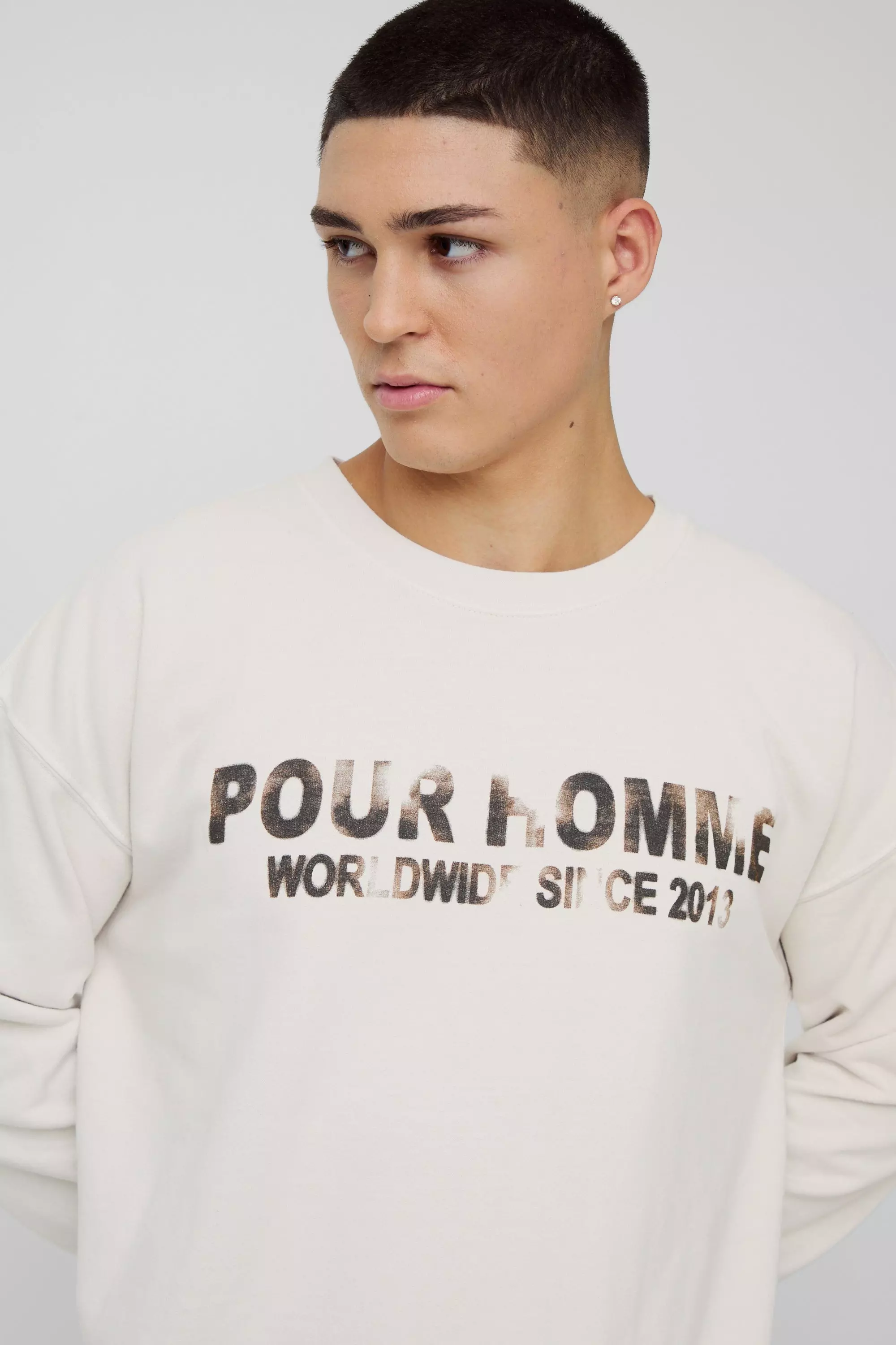 Ecru Oversized Pour Homme Vintage Trui Met Tekst alternatieve afbeelding
