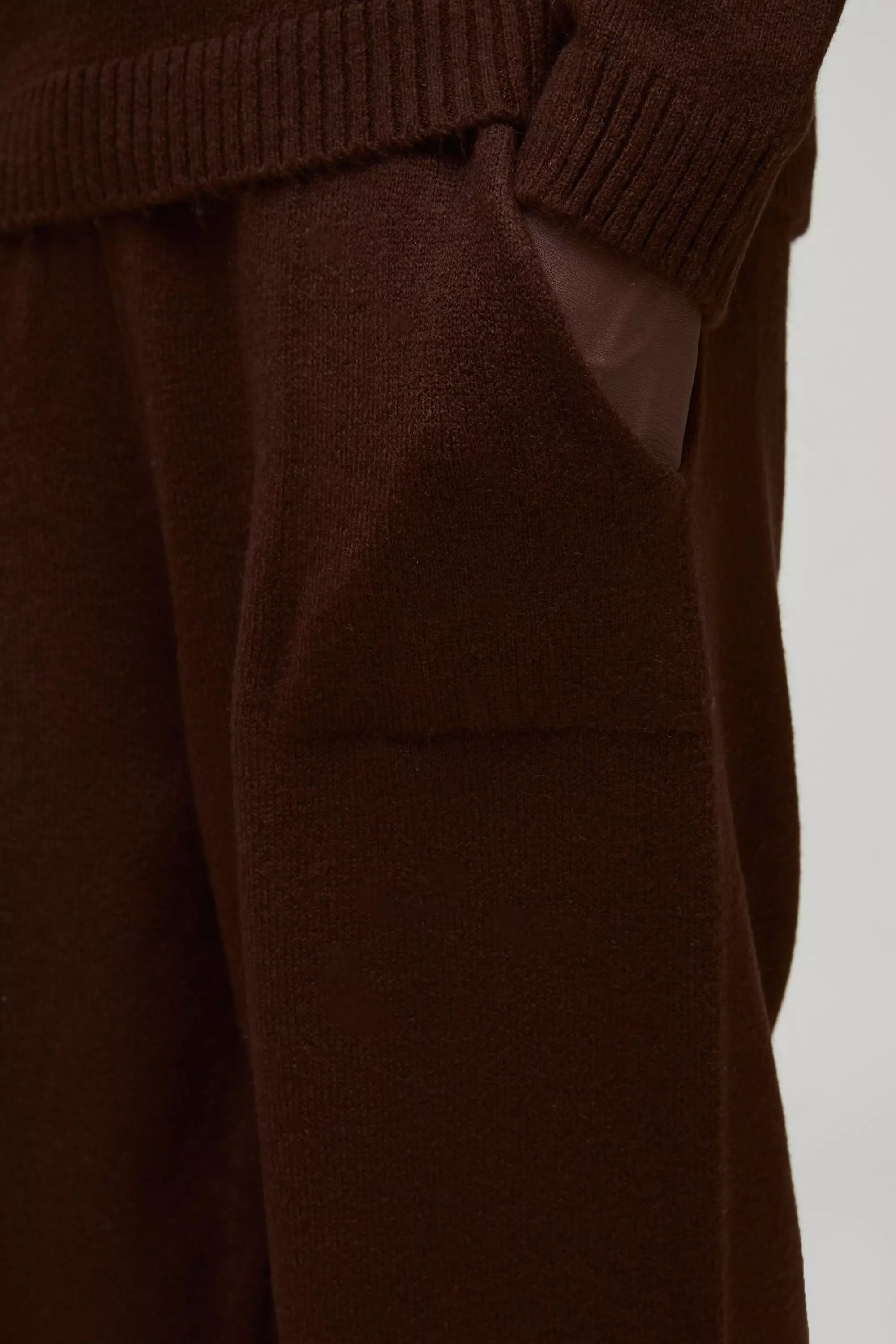 Chocolate Relaxed Fit Split Hem Brushed Knit Joggers alternative image