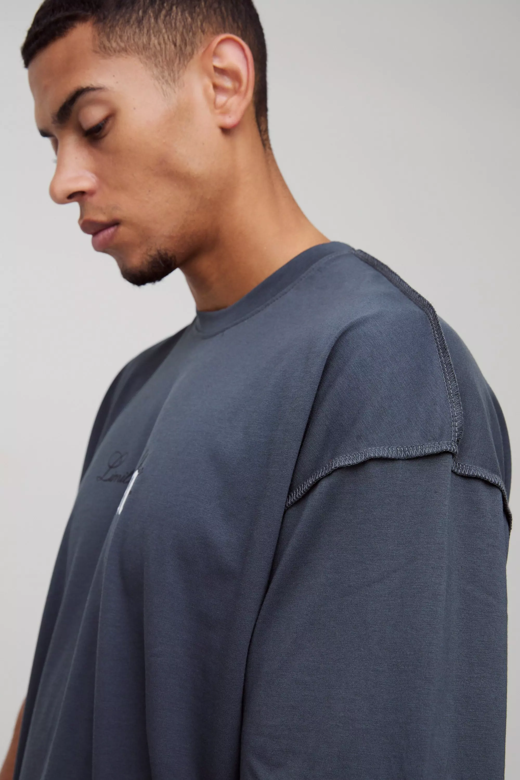 Charcoal Oversized Dik Gebleekt Overlock T-Shirt Met Print alternatieve afbeelding