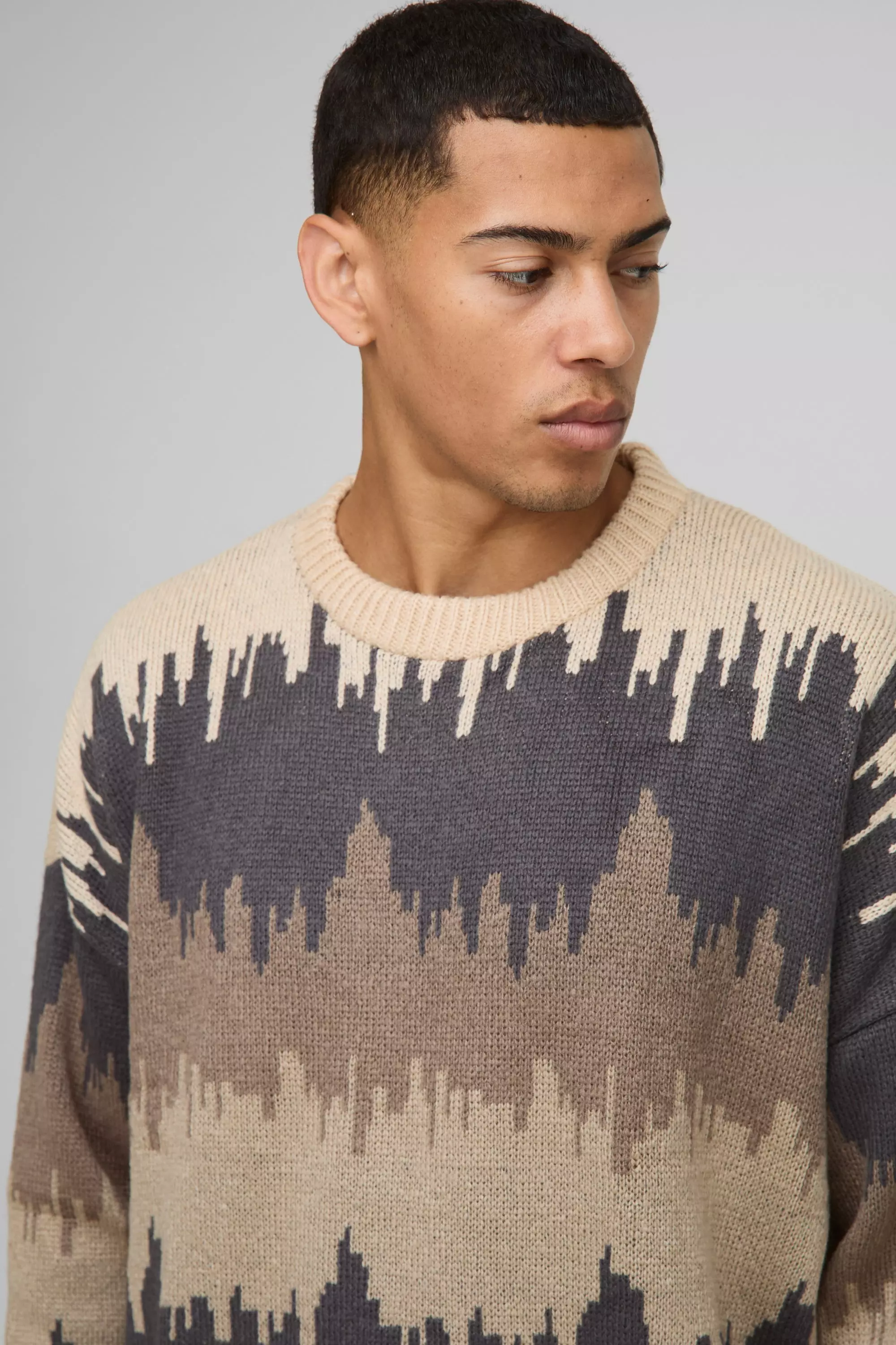 Kastiger Oversize Pullover mit abstraktem Print, Brown alternatives Bild