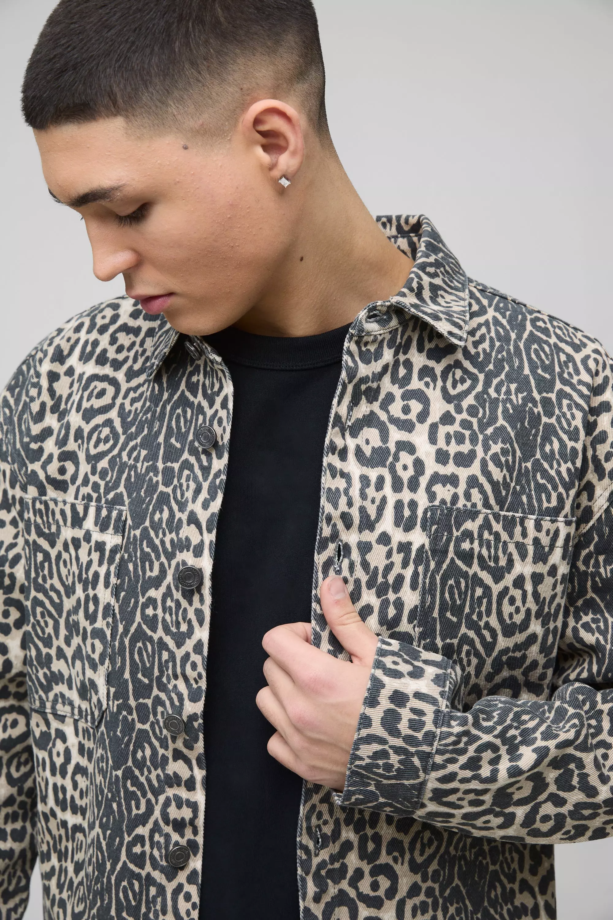 Sovracamicia Oversize In Twill Slavato Leopardato, Tan immagine alternativa