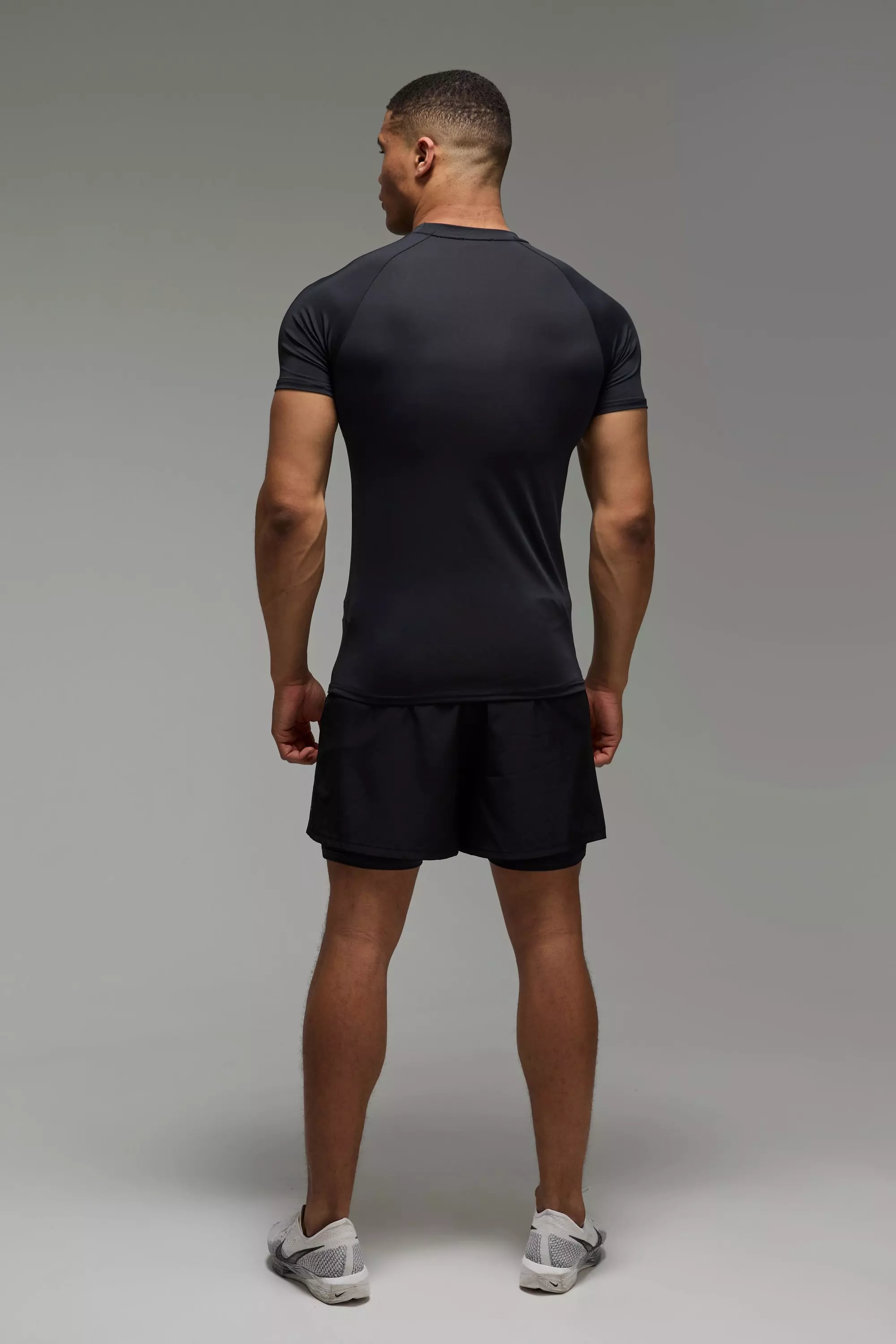 Man Active Muscle Fit Raglan Performance T-shirt 2 Pack | boohooMAN USA
