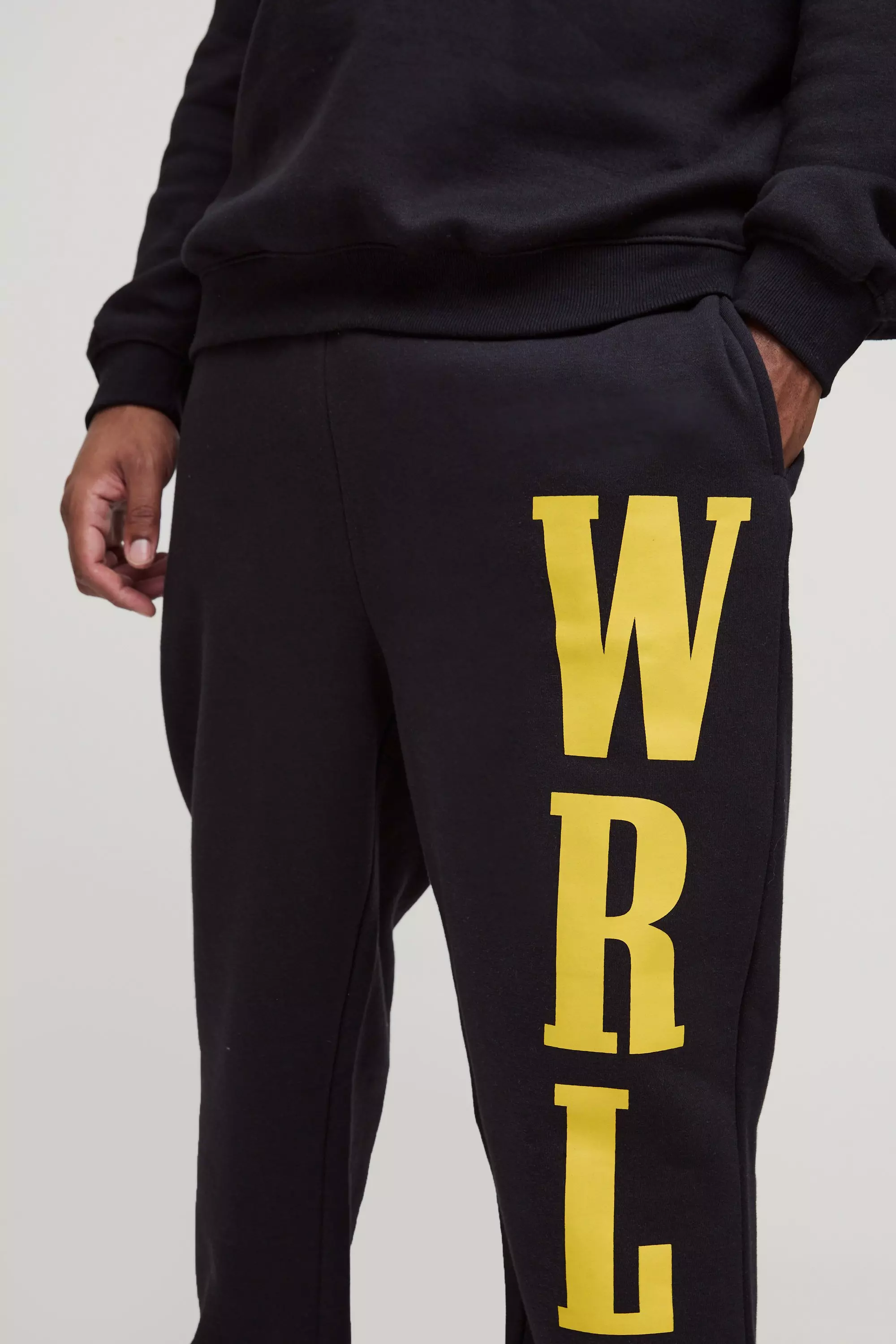 Plus Slim Stacked Wrld Print Gusset Joggers, Black alternatives Bild