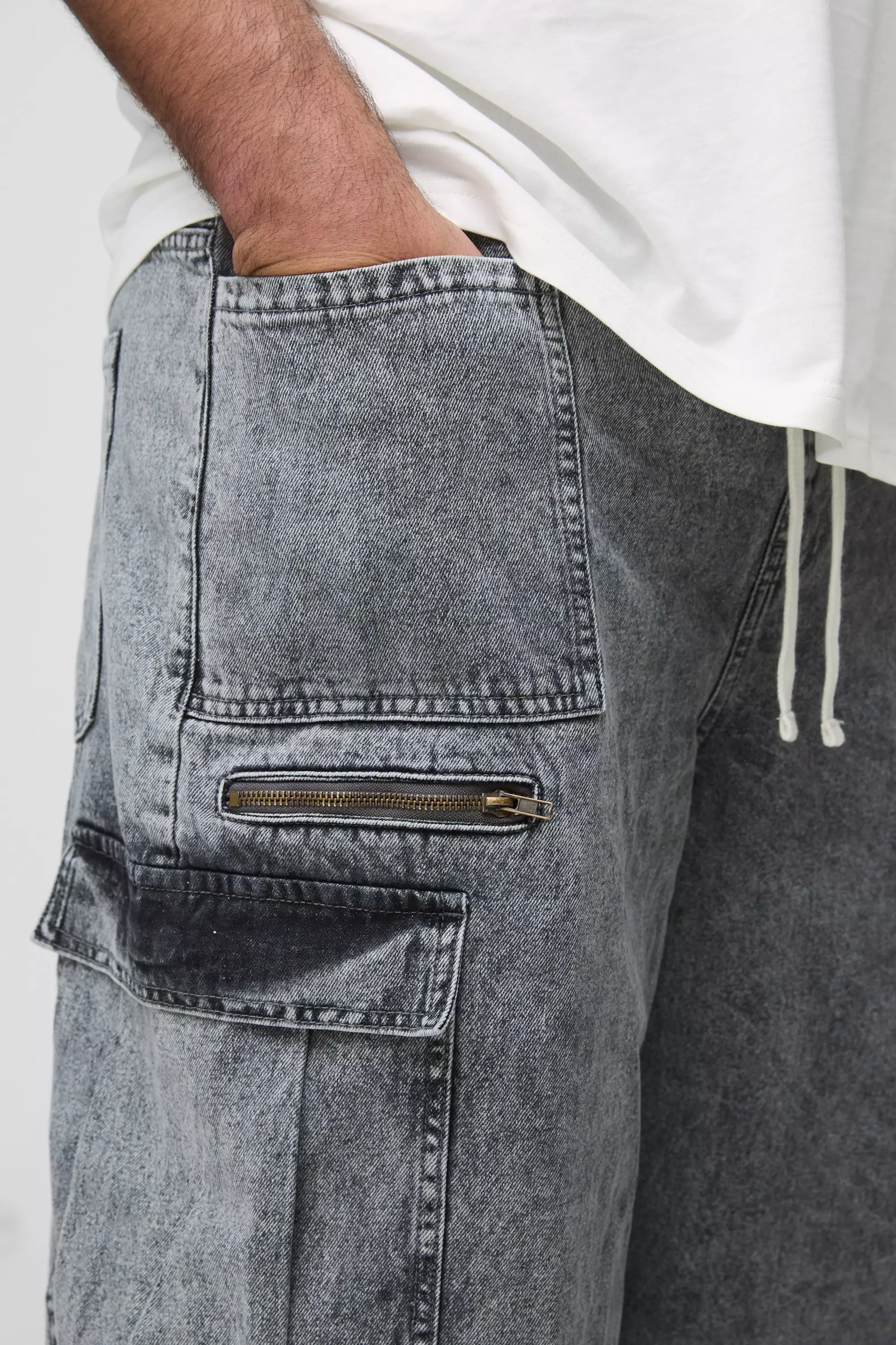 Jeans Cargo Da Paracadutista Plus Size In Lavaggio Acido Con Vita Elasticizzata | boohooMAN IT