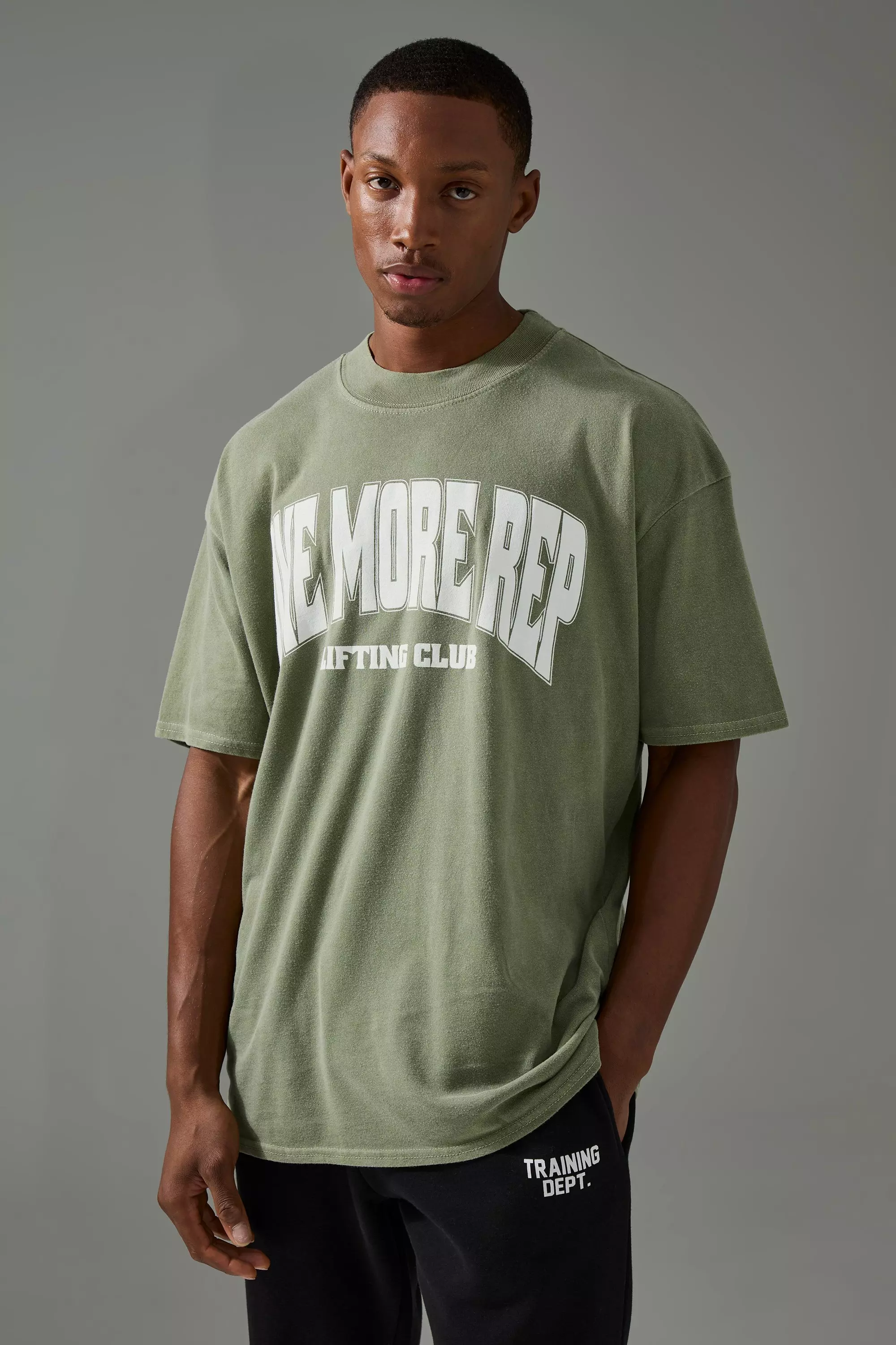 T-shirt de sport oversize surteint - MAN Active, Sage autre image