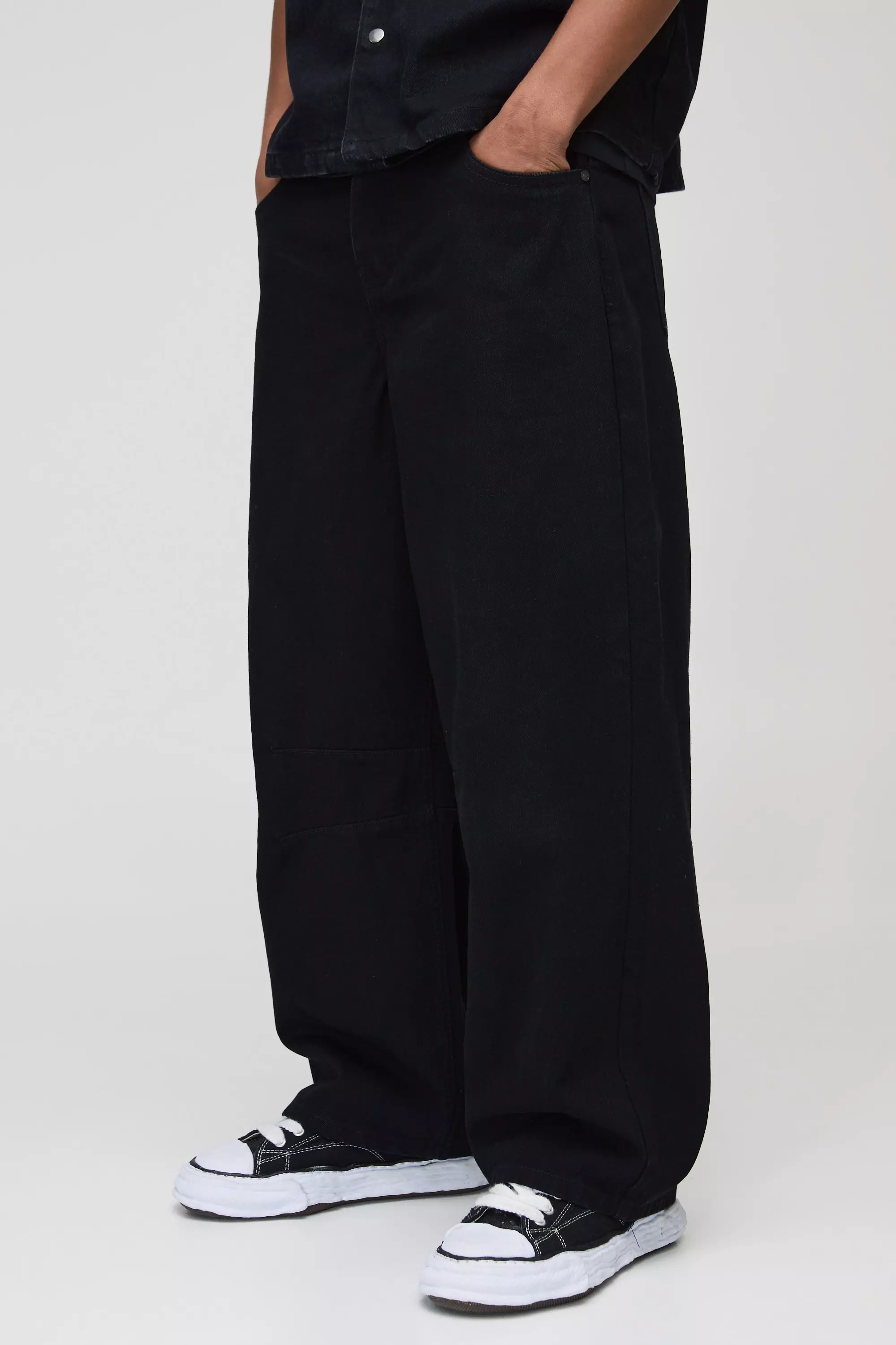 Relaxed Barrel Fit Rigid Black Washed Jeans alternative image