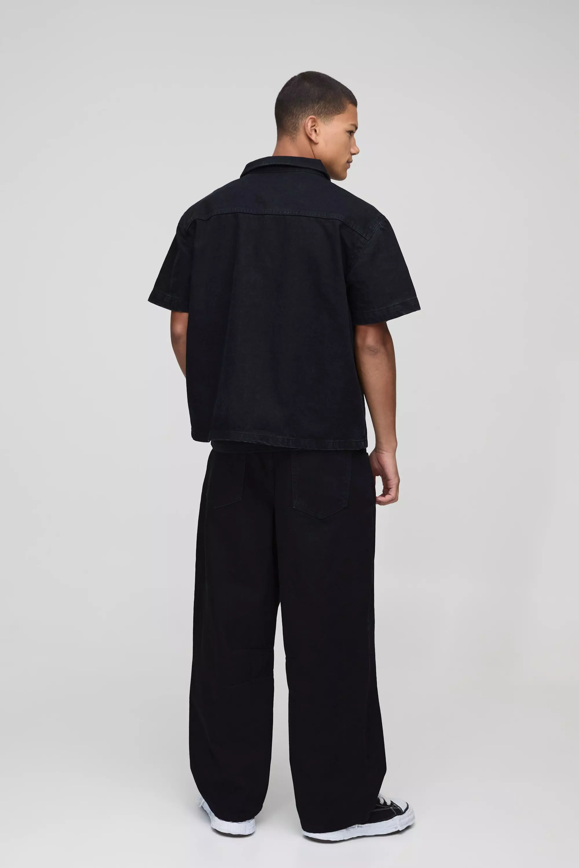 Relaxed Barrel Fit Rigid Black Washed Jeans alternative image